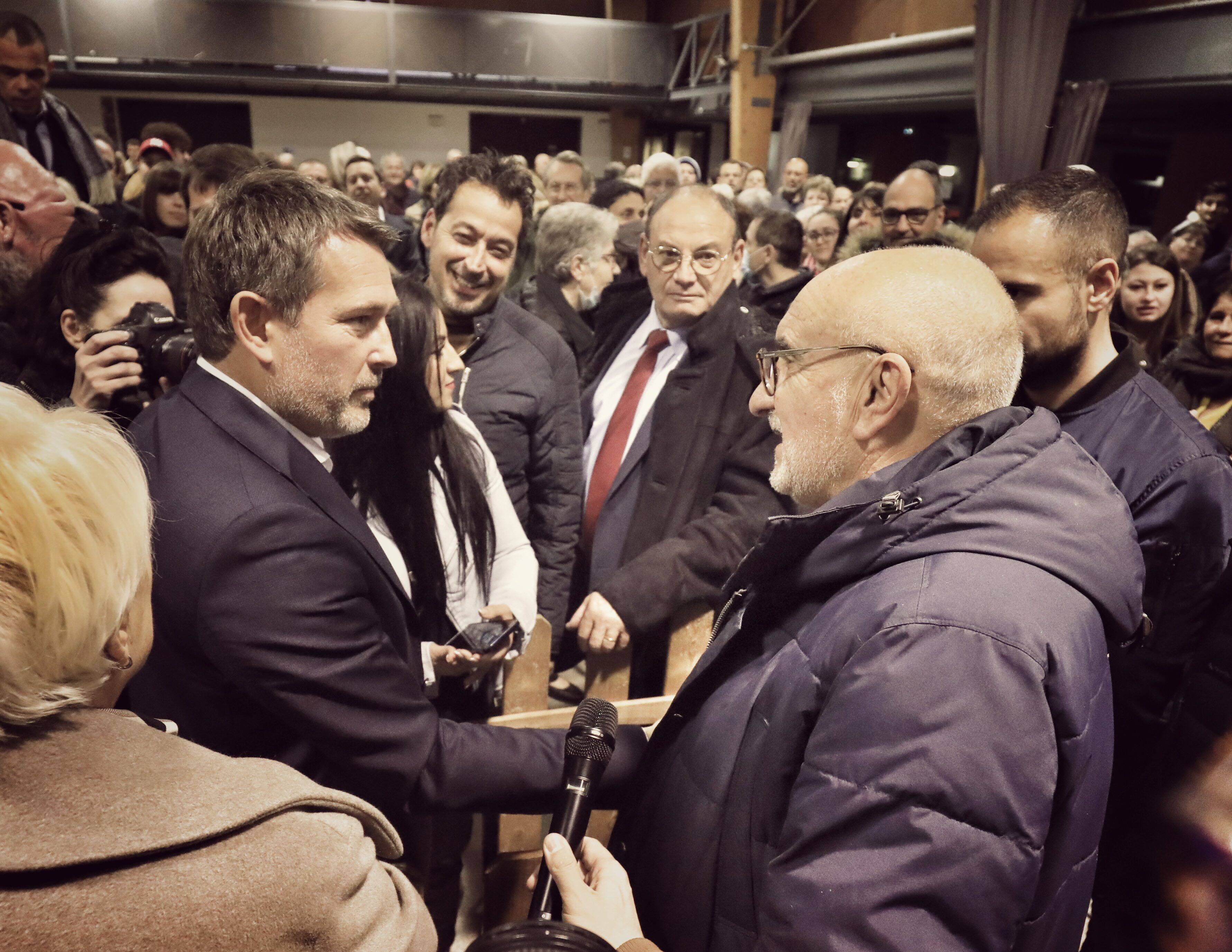 "On espère retrouver un apaisement et de la sérénité", les réactions après l'élection de Yannick Bernard à Carros