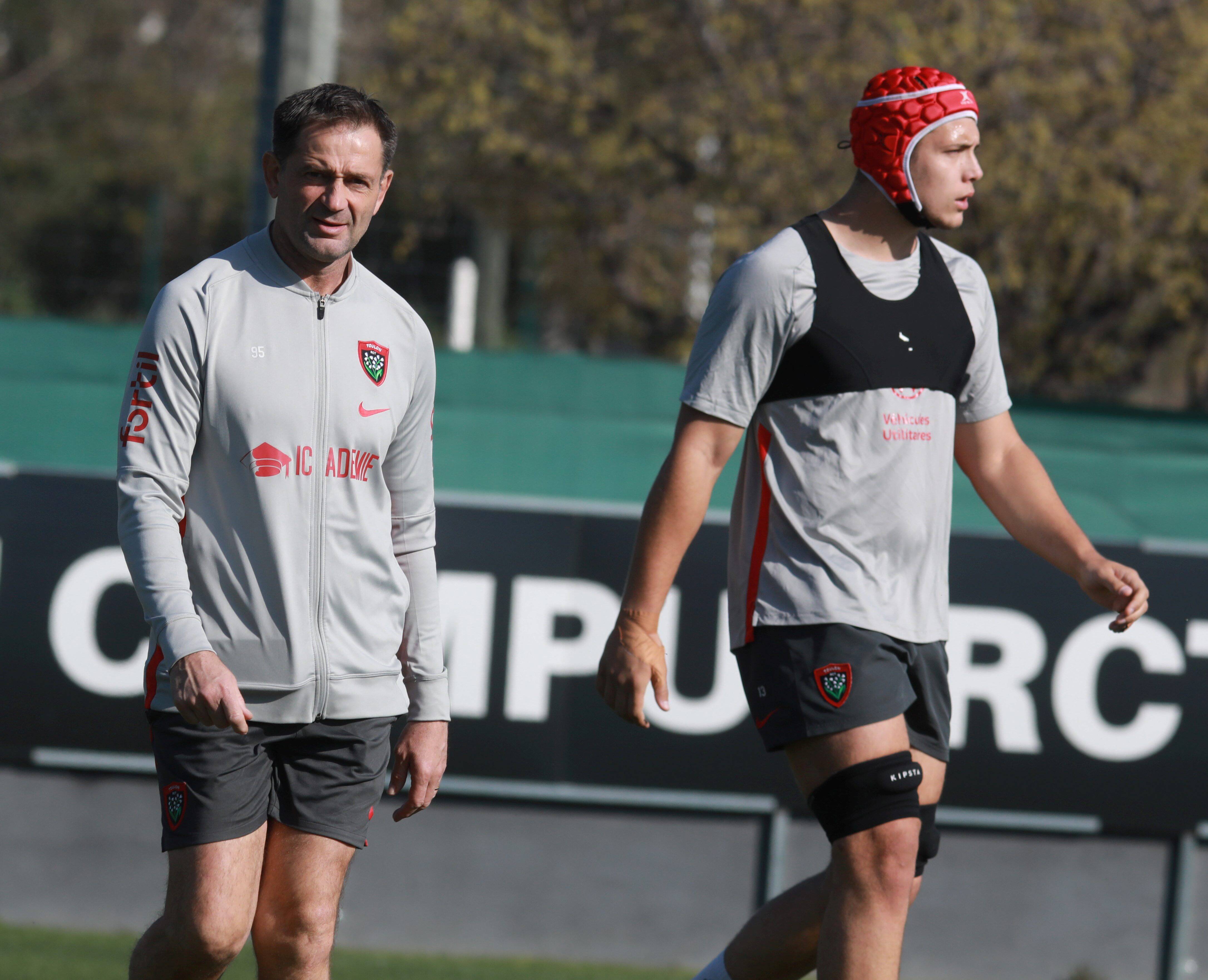 Comment le coach du RCT Franck Azéma gère-t-il le retour de ses "Chelemards" du XV de France?