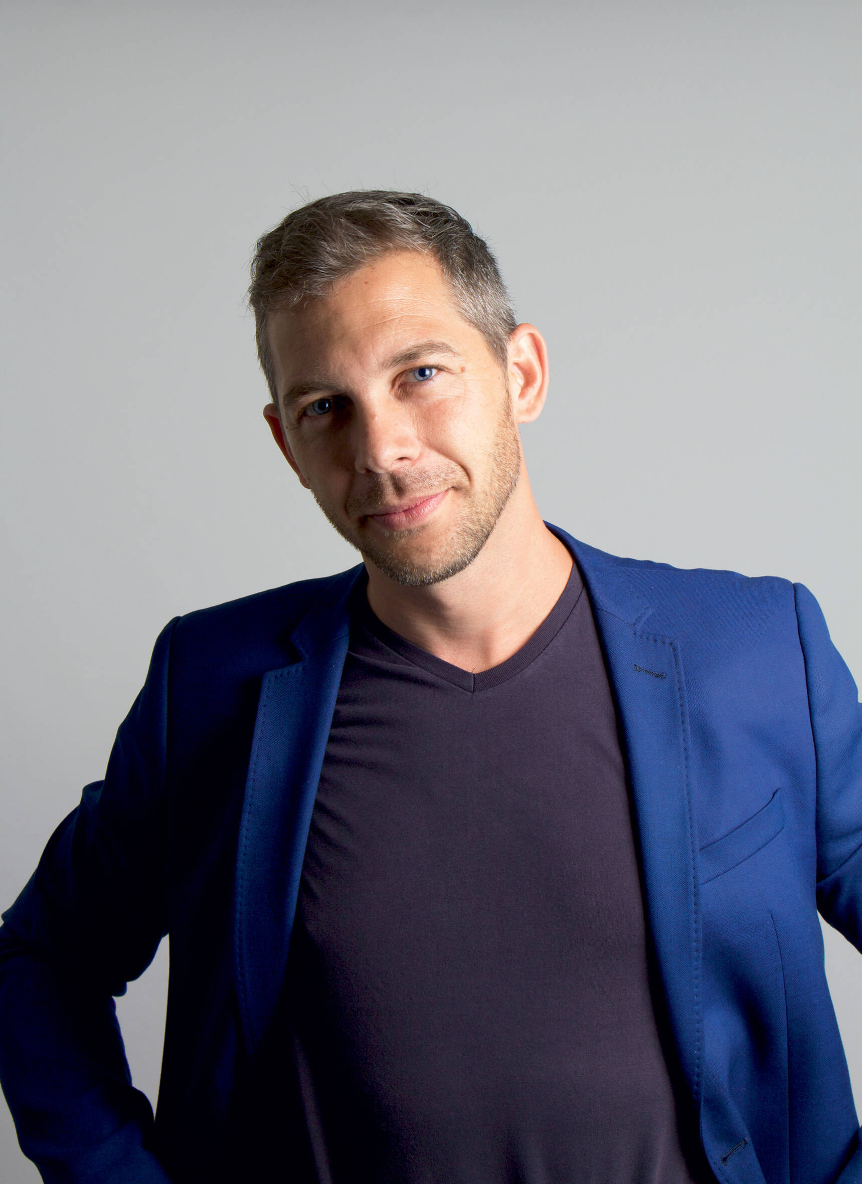 "Je voulais créer un fait divers": Romain Puértolas se confie sur son nouveau roman "Les Ravissantes"