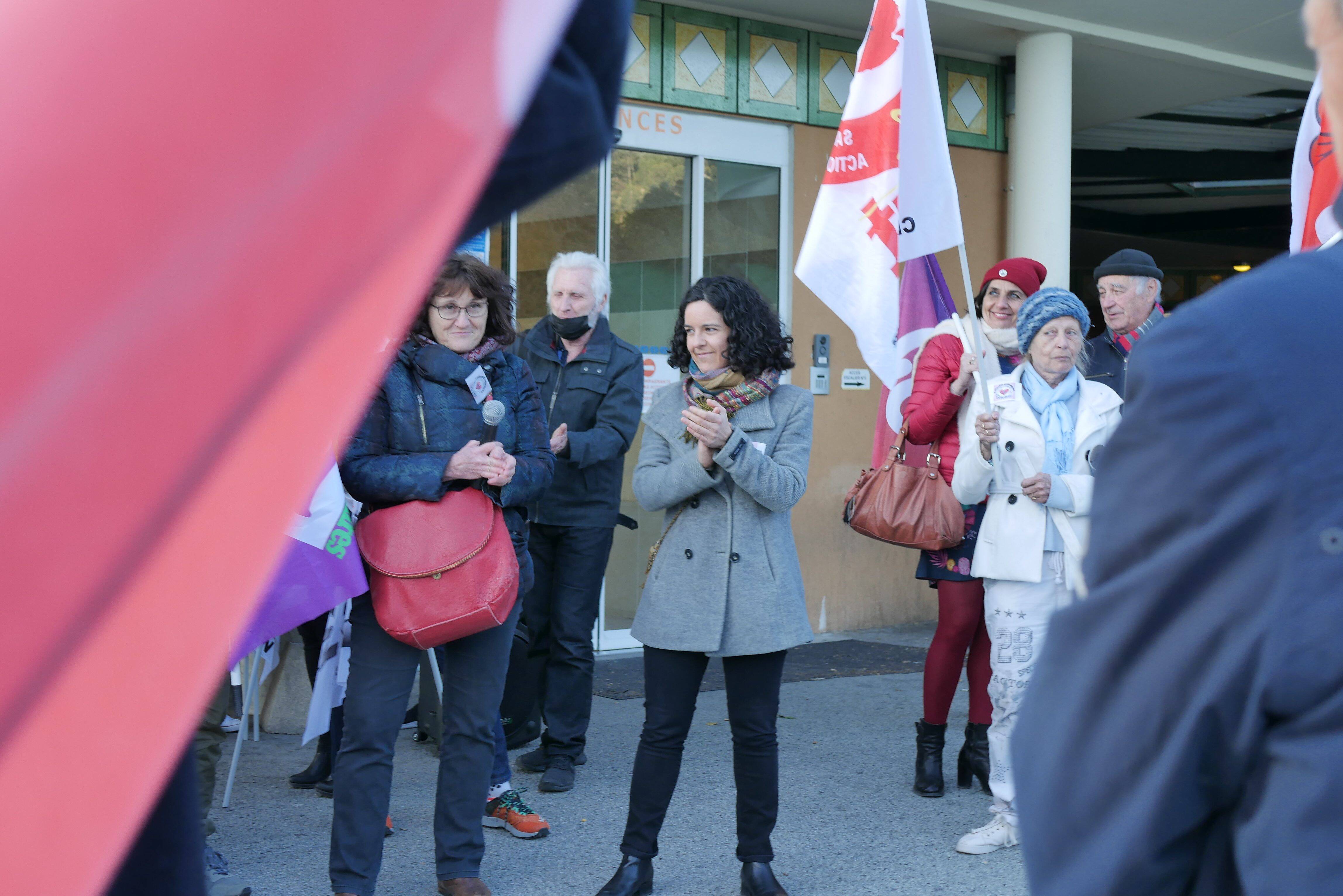 MEP Manon Aubry in support of “her hospital” in Draguignan