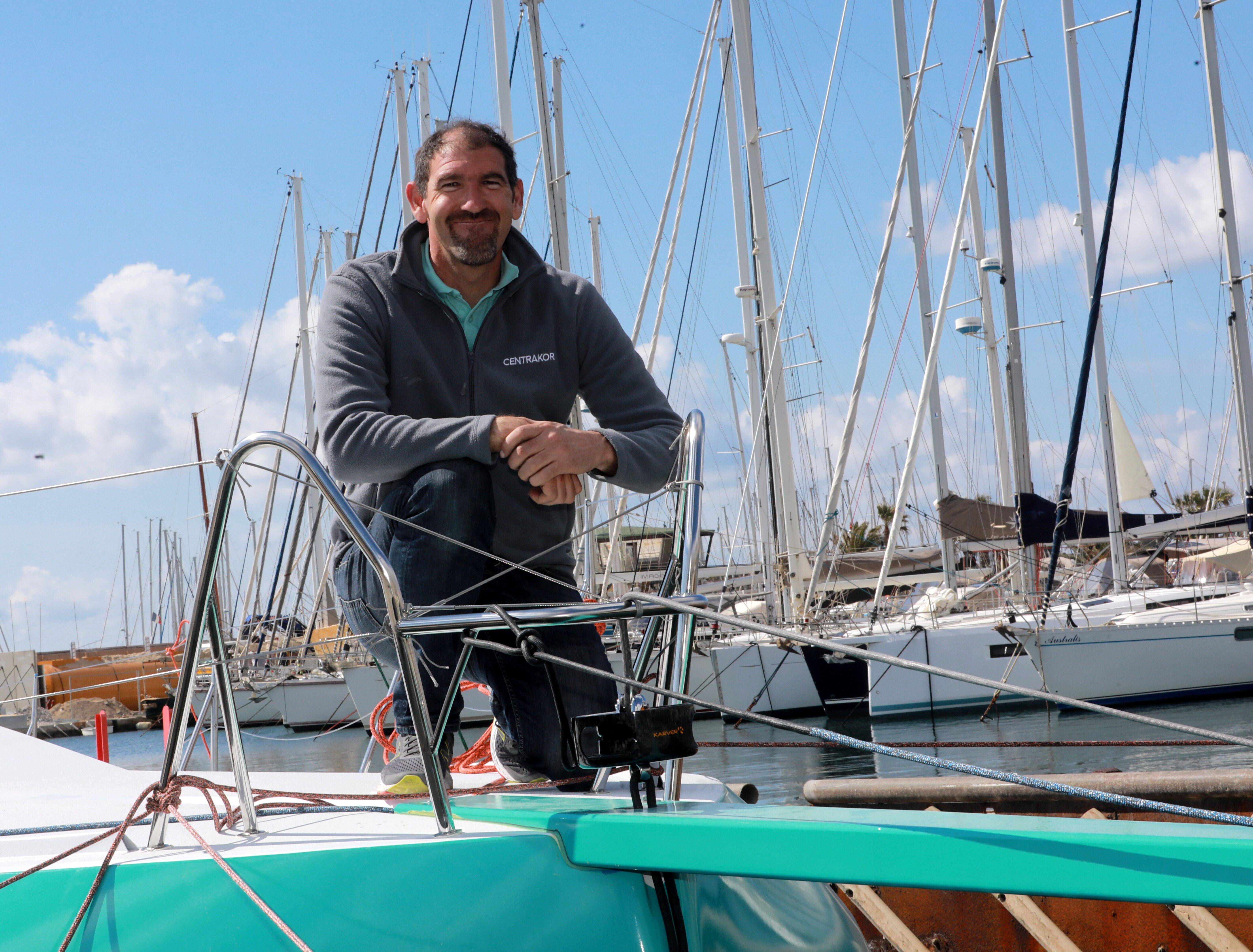 À 7 mois de la Route du Rhum, le Hyérois Mikaël Mergui a mis son bateau à l'eau