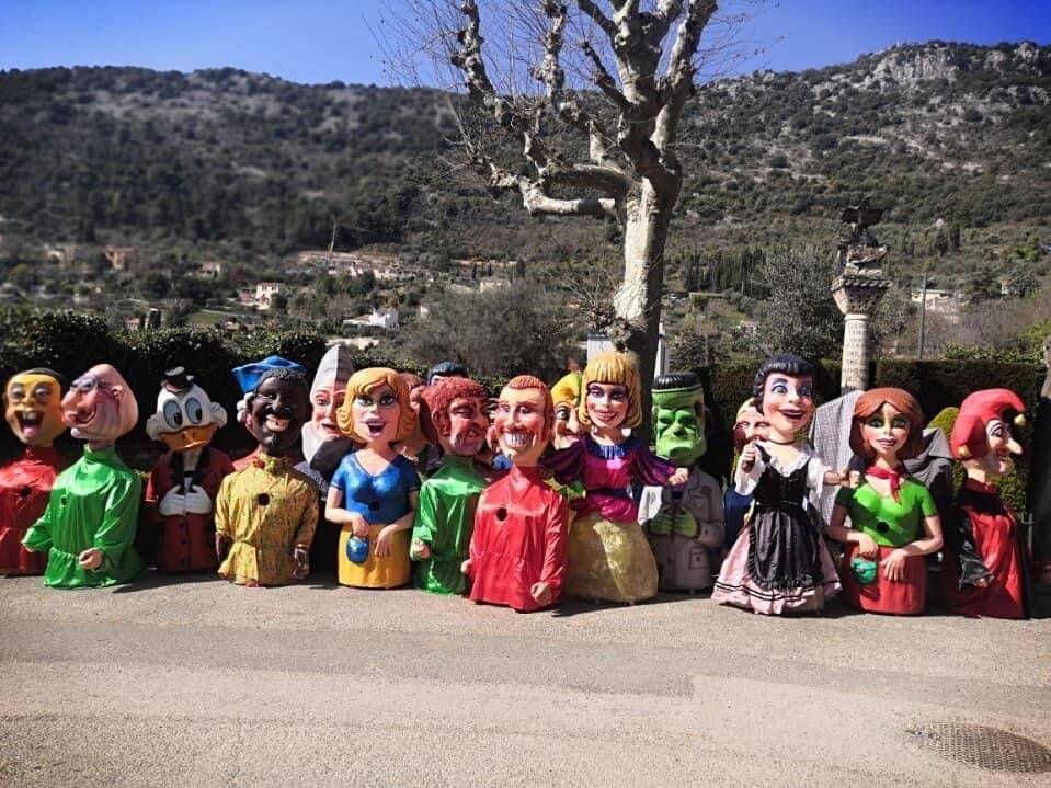 "On se serait cru au carnaval de Nice il y a 30 ans": retour triomphal du corso à Châteauneuf-Villevieille