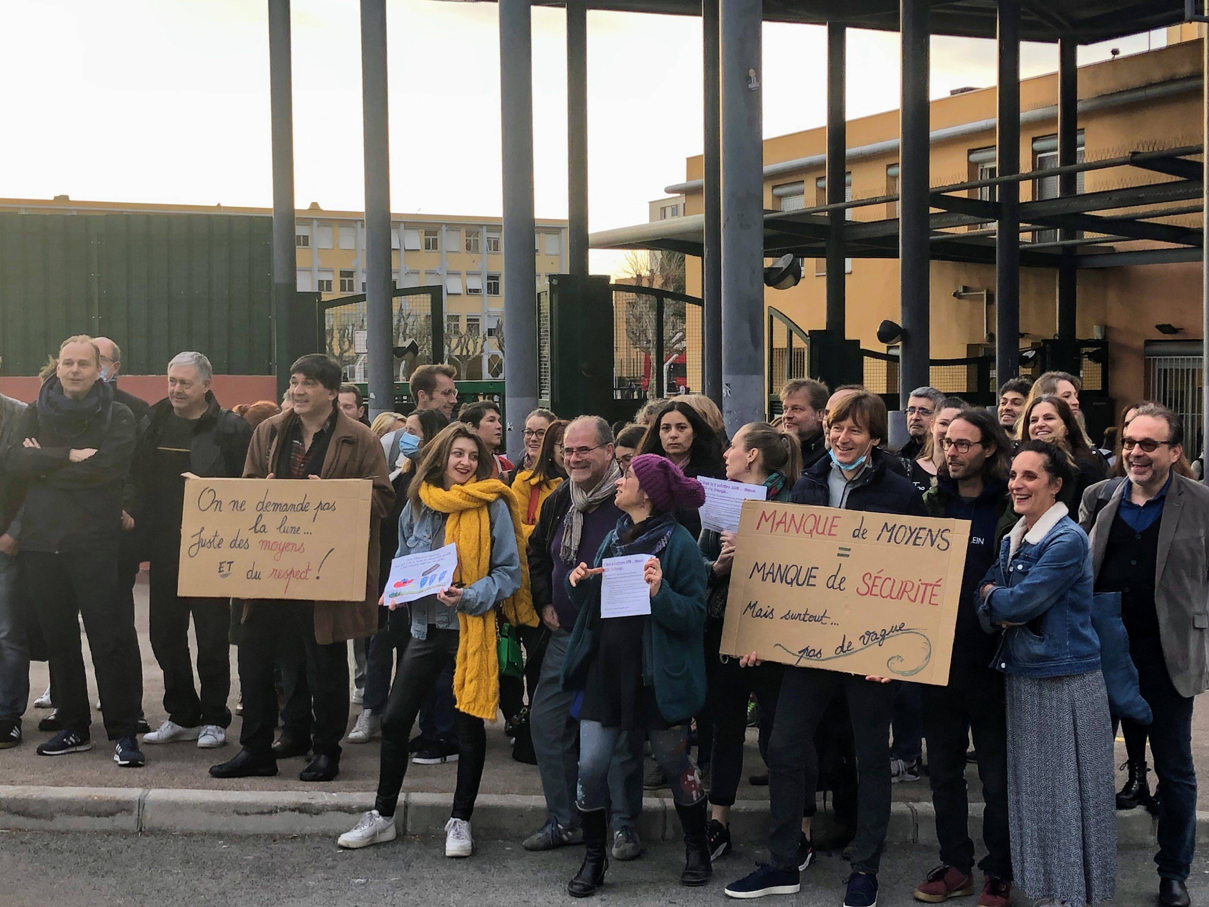 Retour sur le rassemblement des enseignants et membres de la vie scolaire devant le Parc-Impérial, ce matin