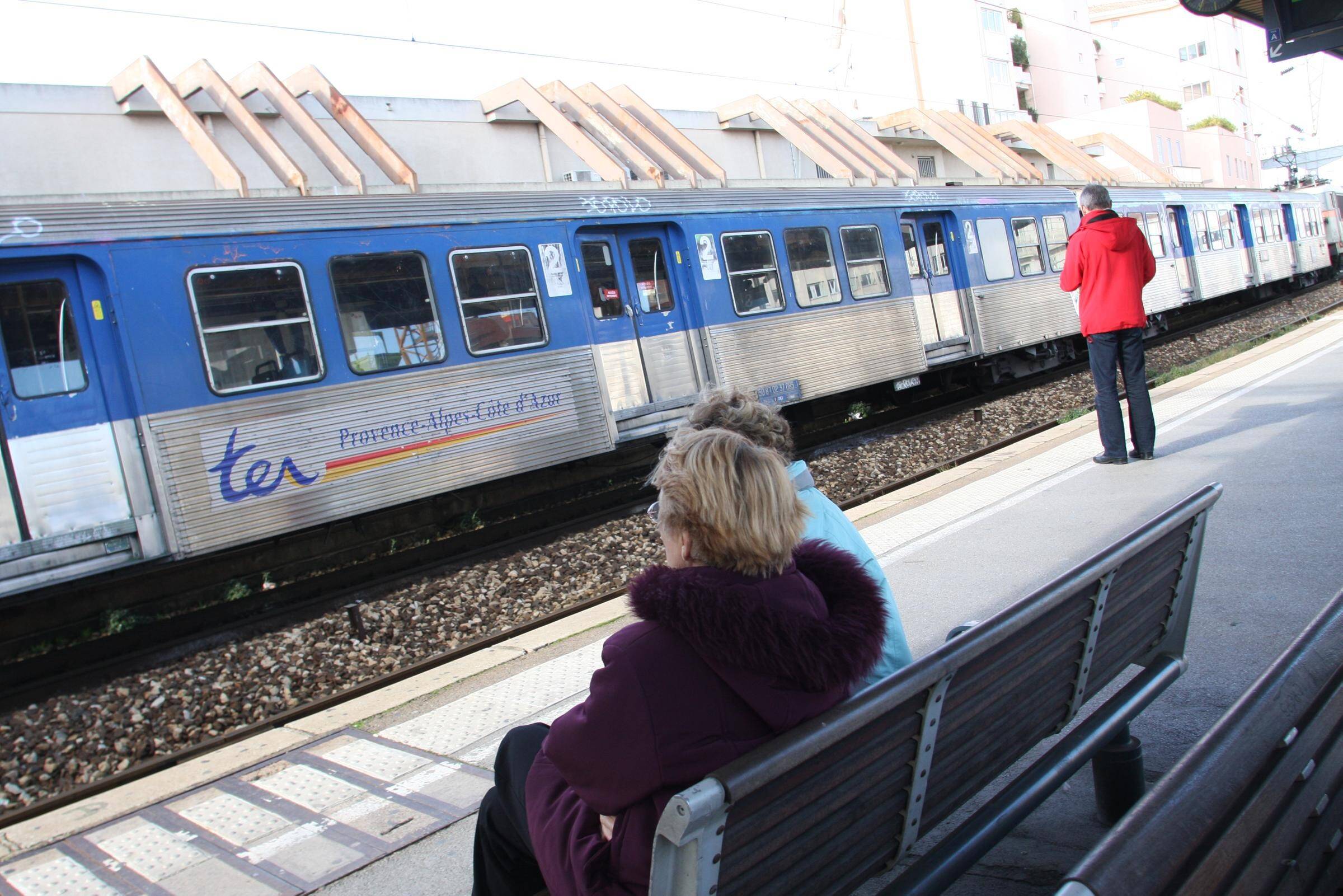 Terminus Marseille pour les TGV Paris-Nice et Paris-Toulon les week-ends du 16-17 avril et du 23-24 avril