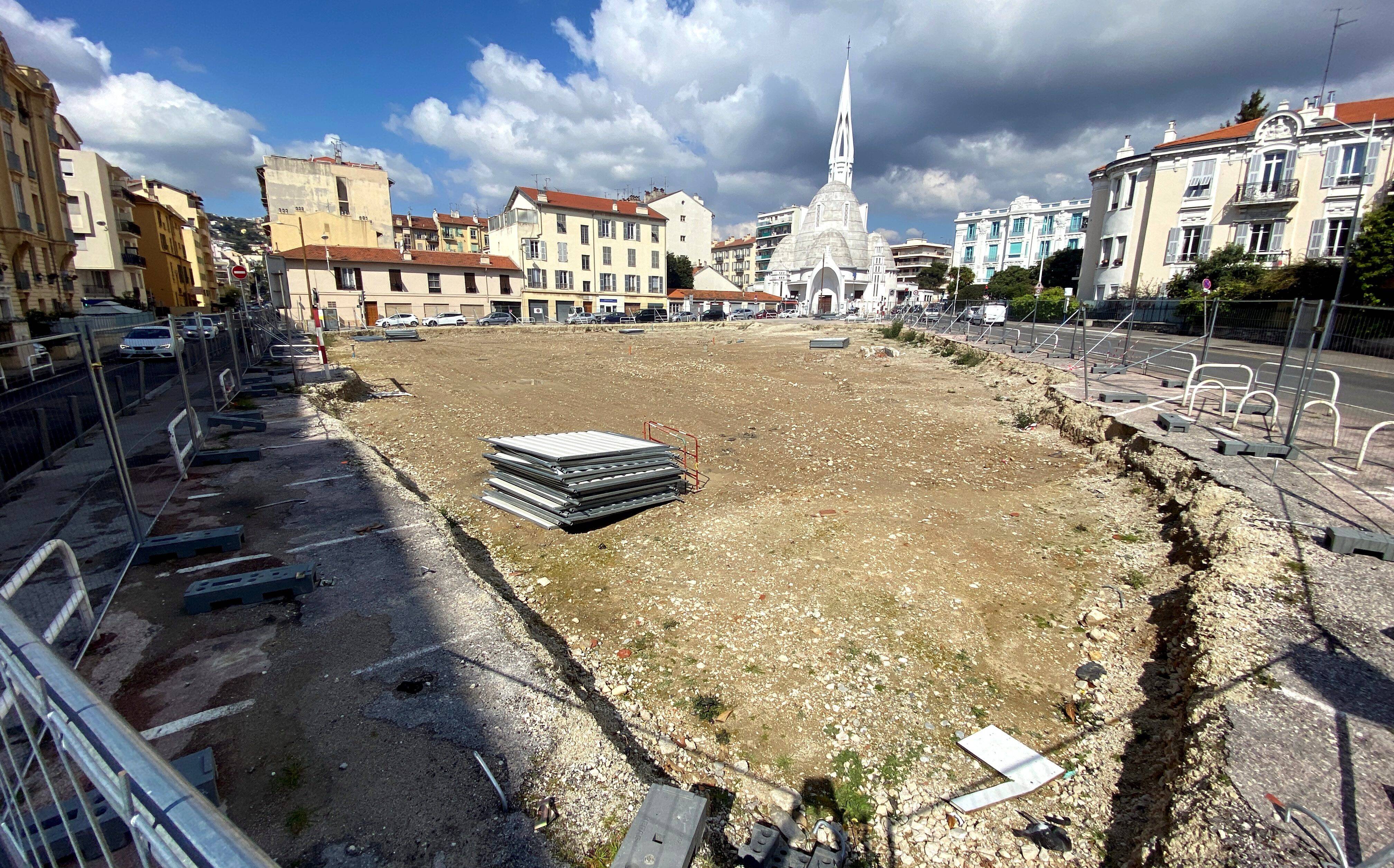 "Ça fait des semaines qu'il ne se passe rien": que se passe-t-il sur le chantier du parking Jeanne-d'Arc à Nice?