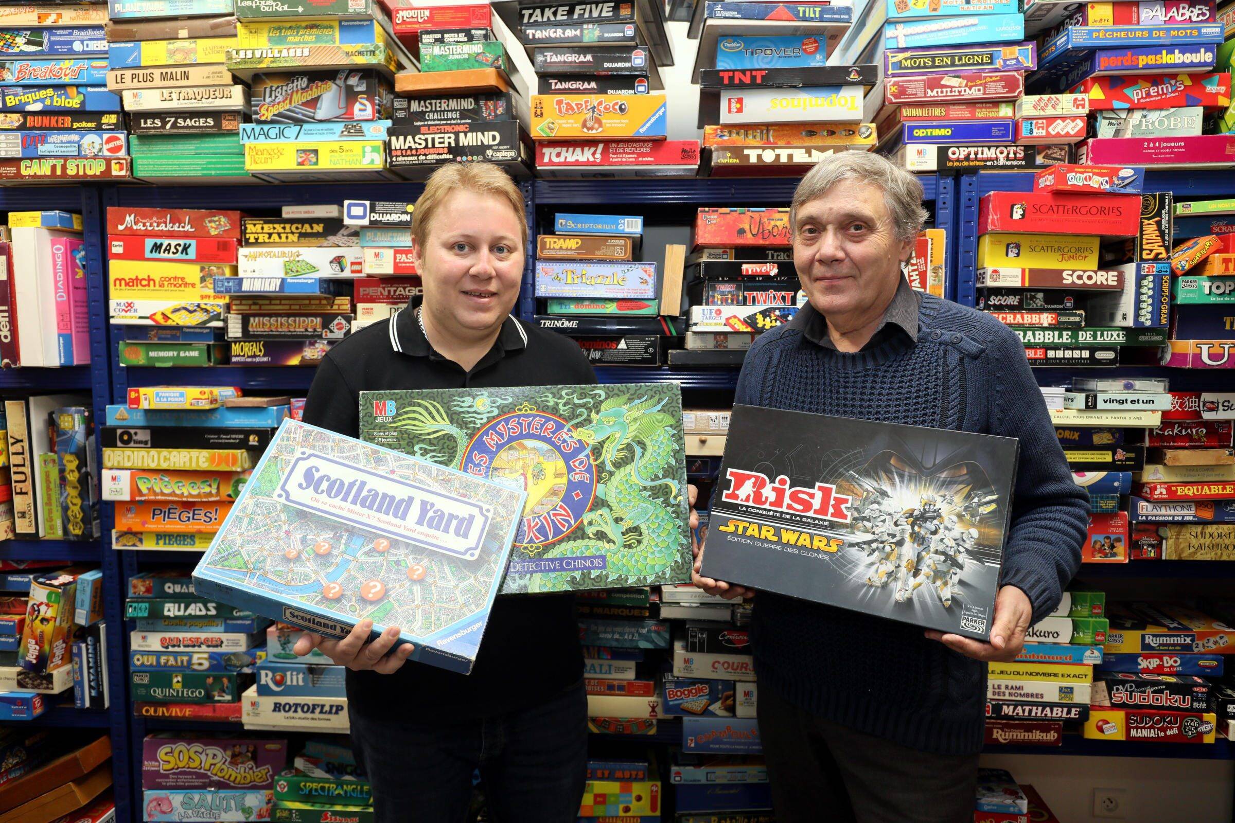 "Un jeu, c'est fait pour vivre, pour être partagé". A Nice, Patrick propose ses quelque 2.000 boîtes de jeux de société à la location