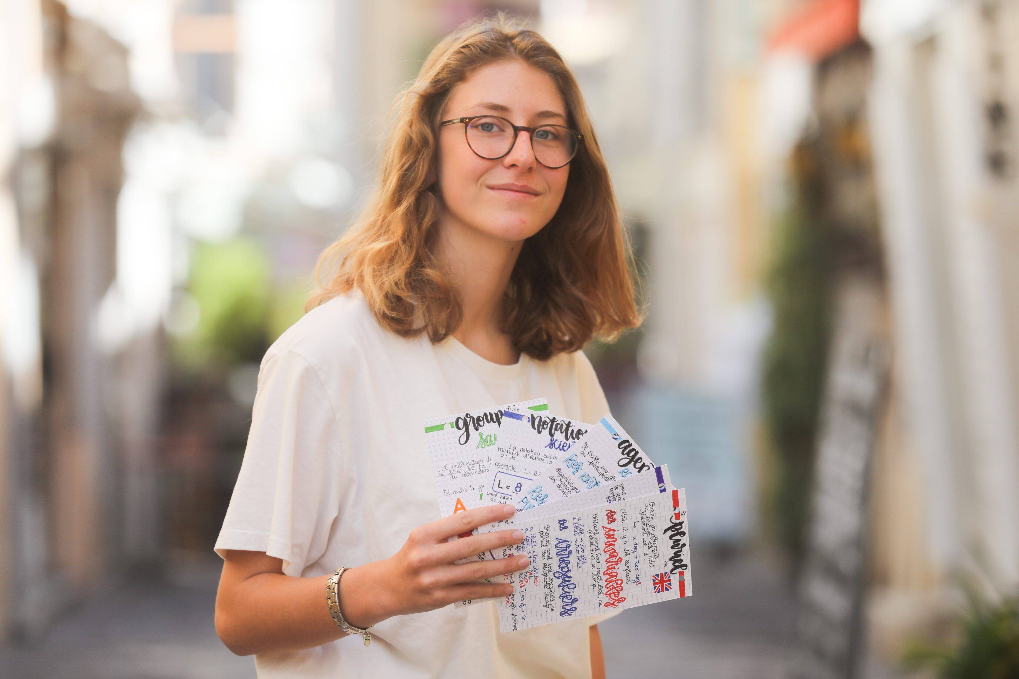 Lycéenne et influenceuse, Mathilde donne ses conseils sur Instagram pour bien réviser avant les examens