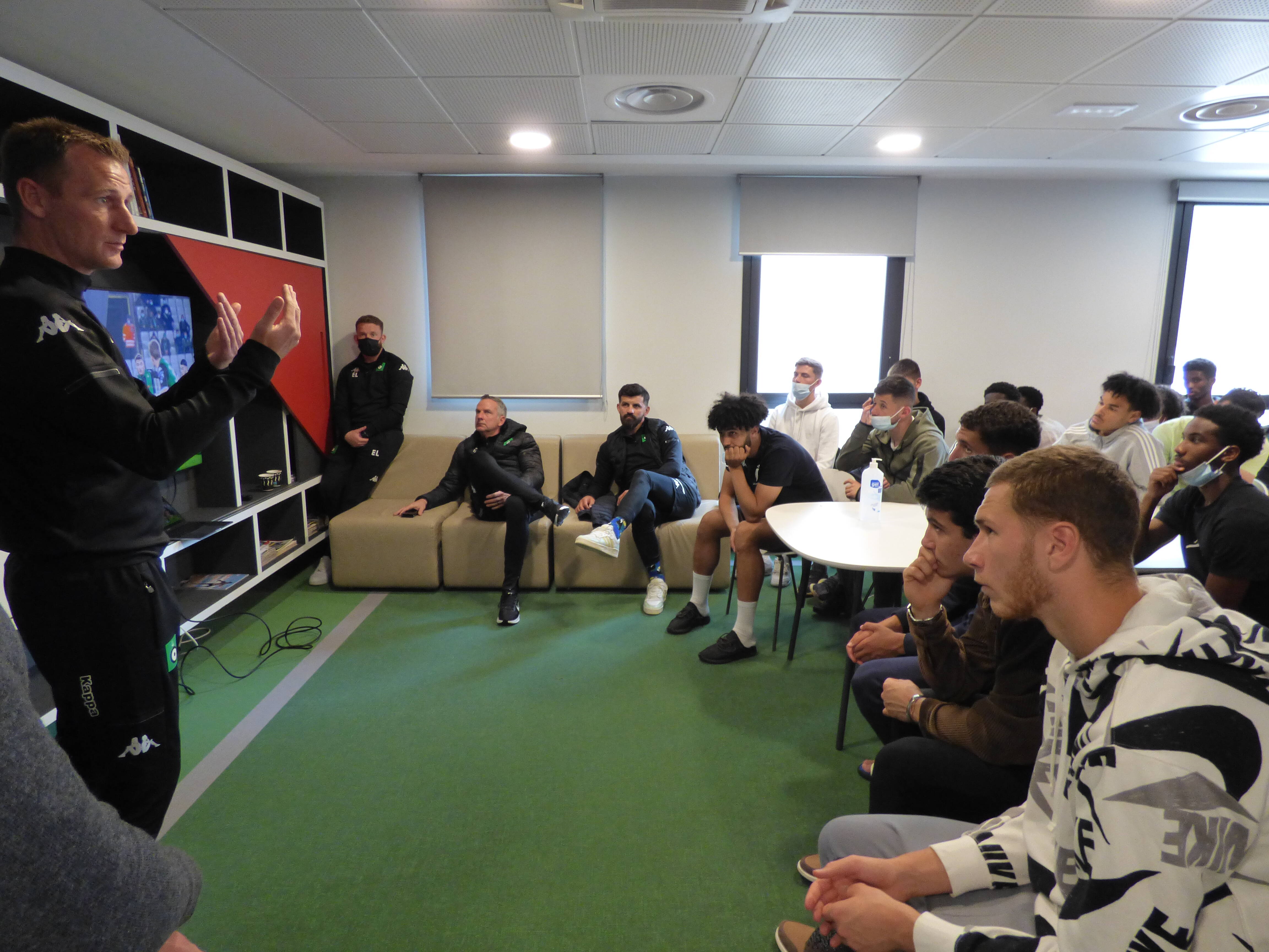 Le Cercle vertueux... Retour sur la rencontre entre les jeunes de l'AS Monaco et une délégation du Cercle Bruges