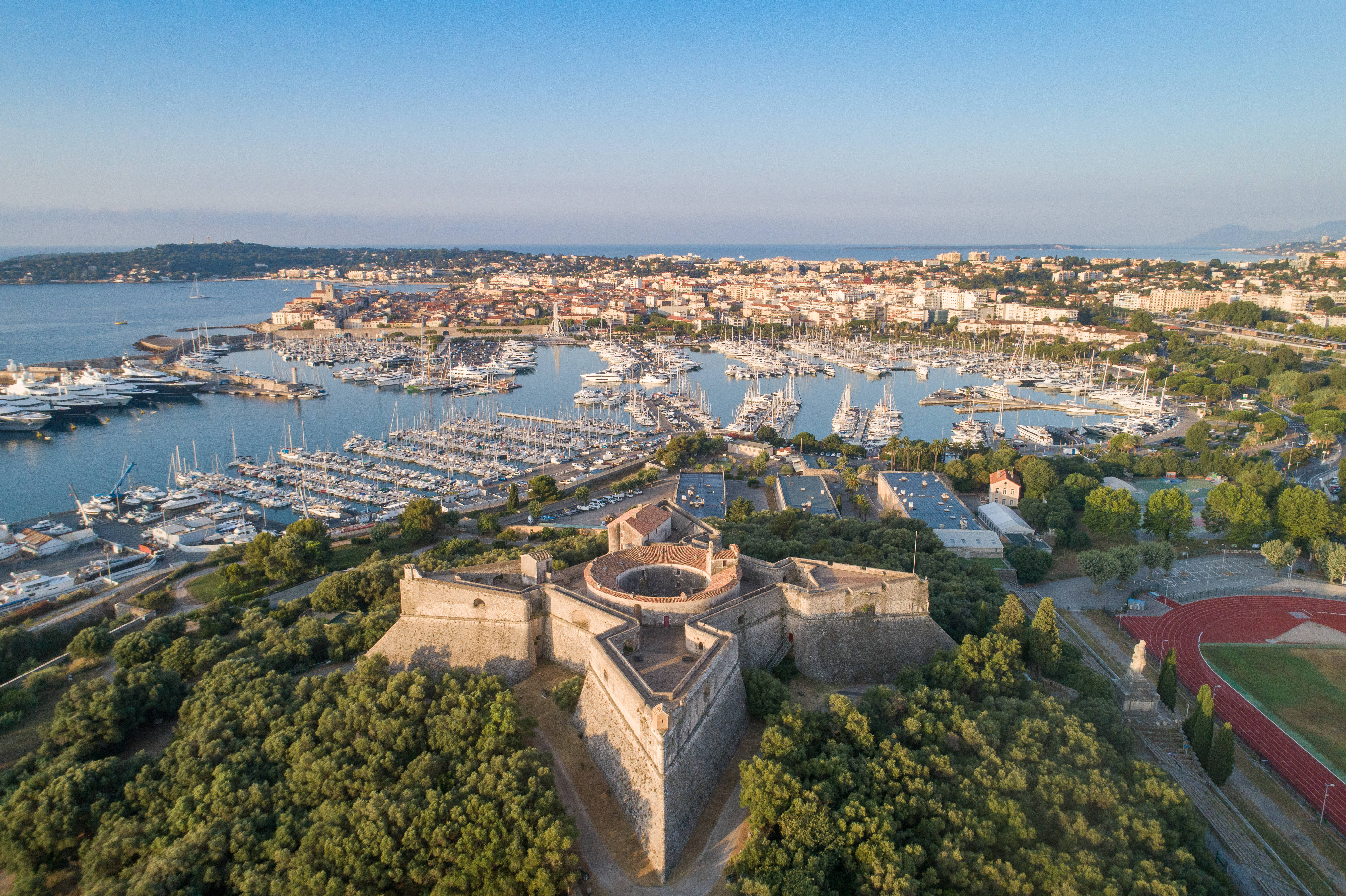 Savez-vous ce que vous pouvez faire (ou pas) dans les sites naturels d'Antibes? On récapitule