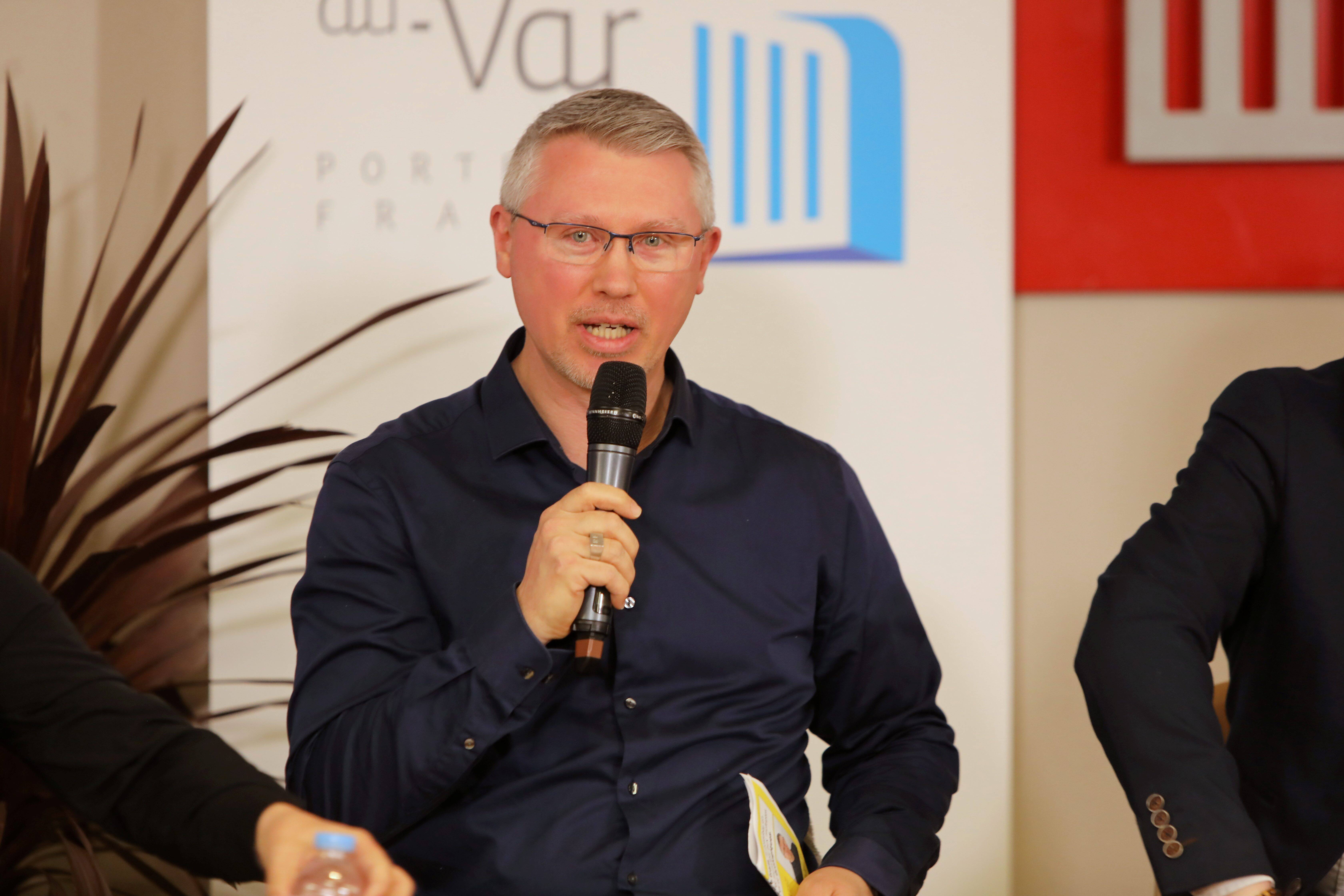 Législatives 2022: Cyril Cousinié part dans la 6e circonscription pour "faire des transports en commun, un thème de campagne"