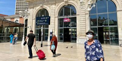 En gare de Toulon, des usagers pas forcément prêts à tomber les masques
