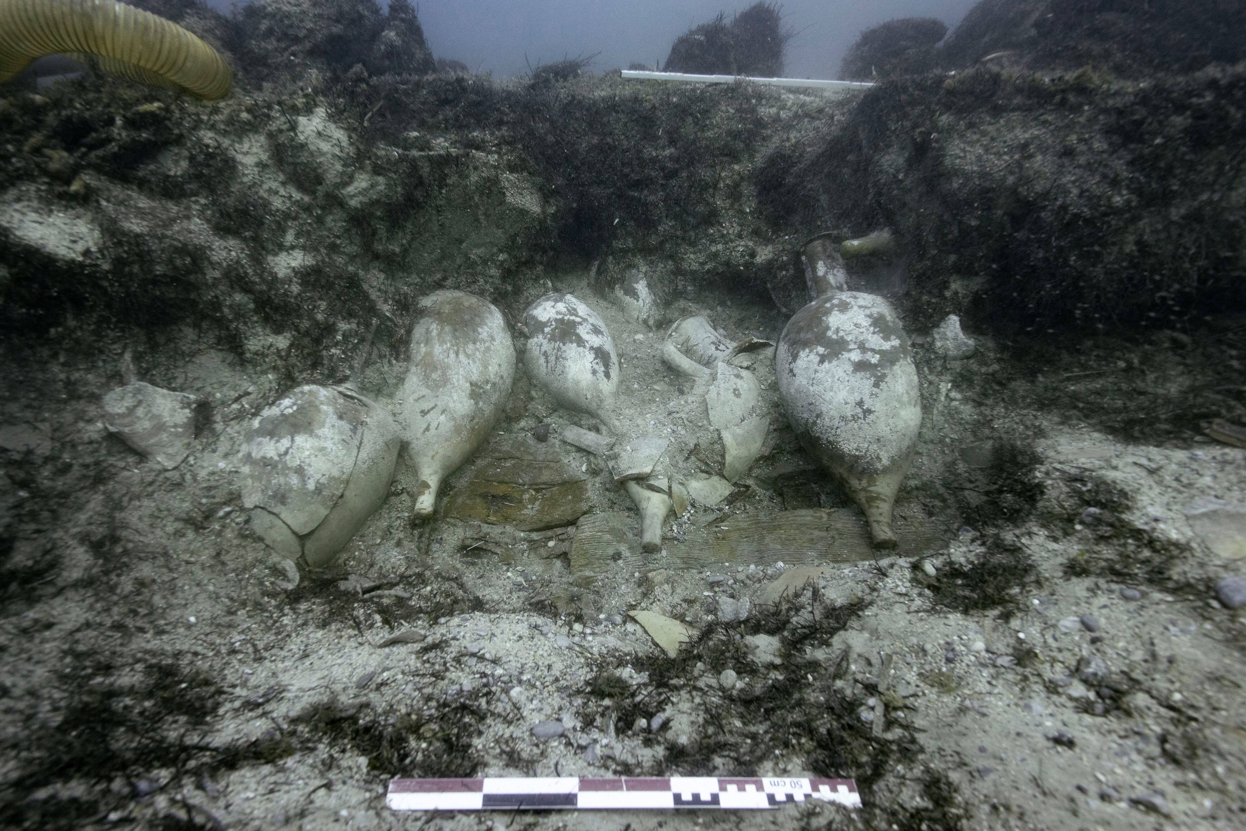 Les pilleurs du trésor archéologique datant du IIe siècle avant J.-C. dans la baie de Cannes au large des îles de Lérins ont été interpellés