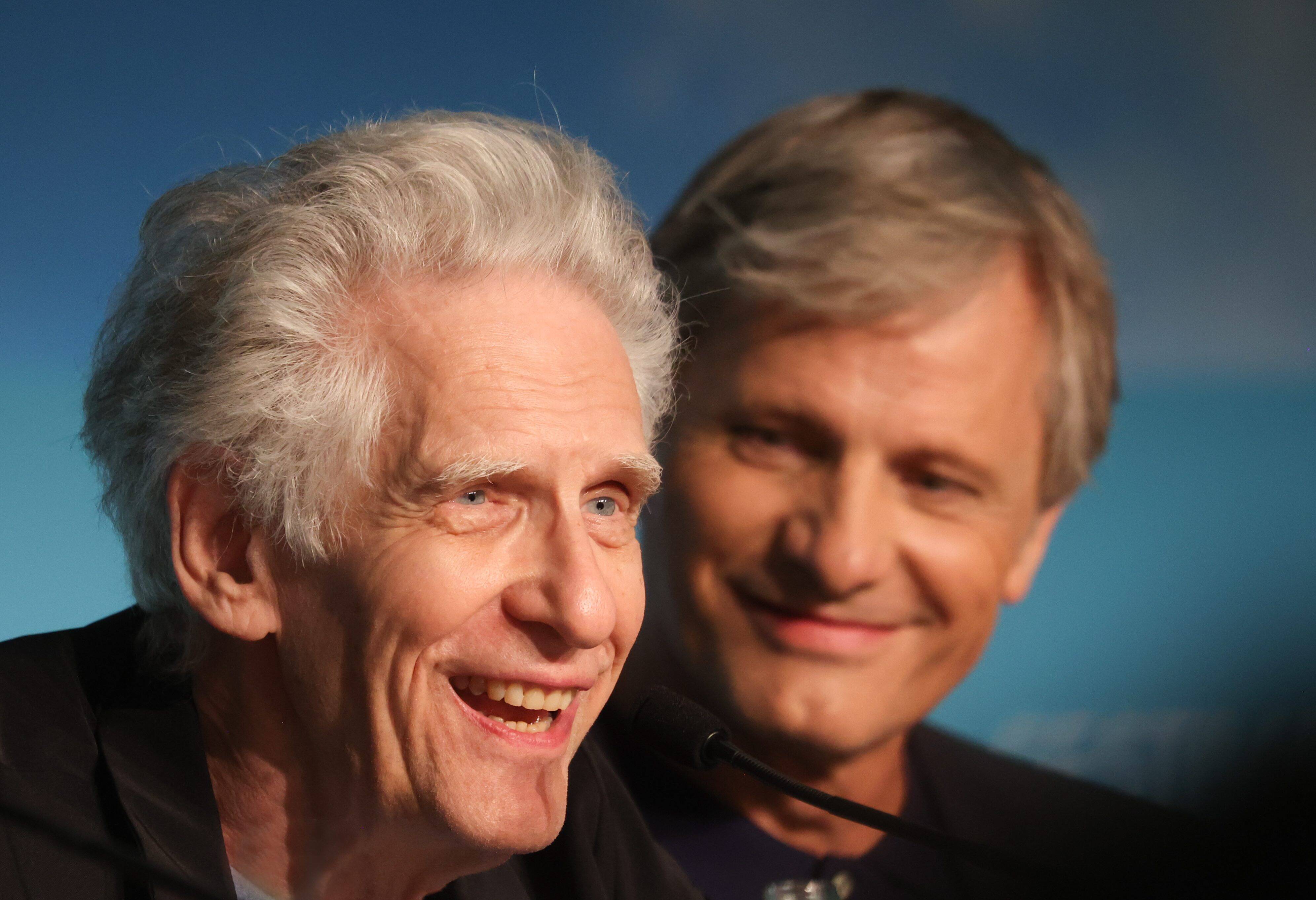 Cannes 2022: "Si l'on ne fait pas un film qui prend aux tripes, ce n'est pas la peine", estime David Cronenberg dans "Les crimes du futur"