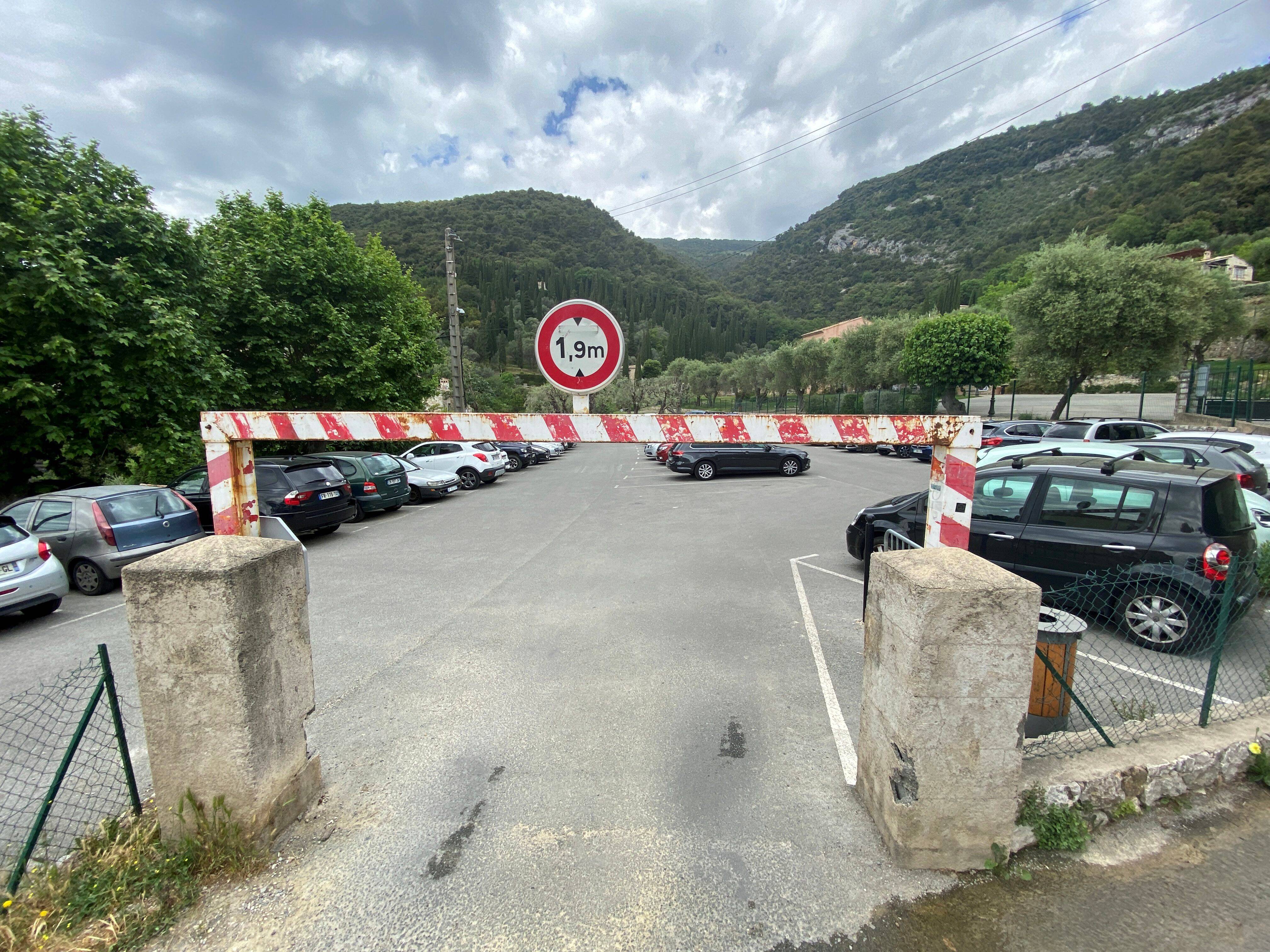 "Le maire a fini par comprendre que ce n'était pas bon pour l'image de Tourrettes-sur-Loup": un projet de containers discuté... puis repensé en concertation avec les habitants