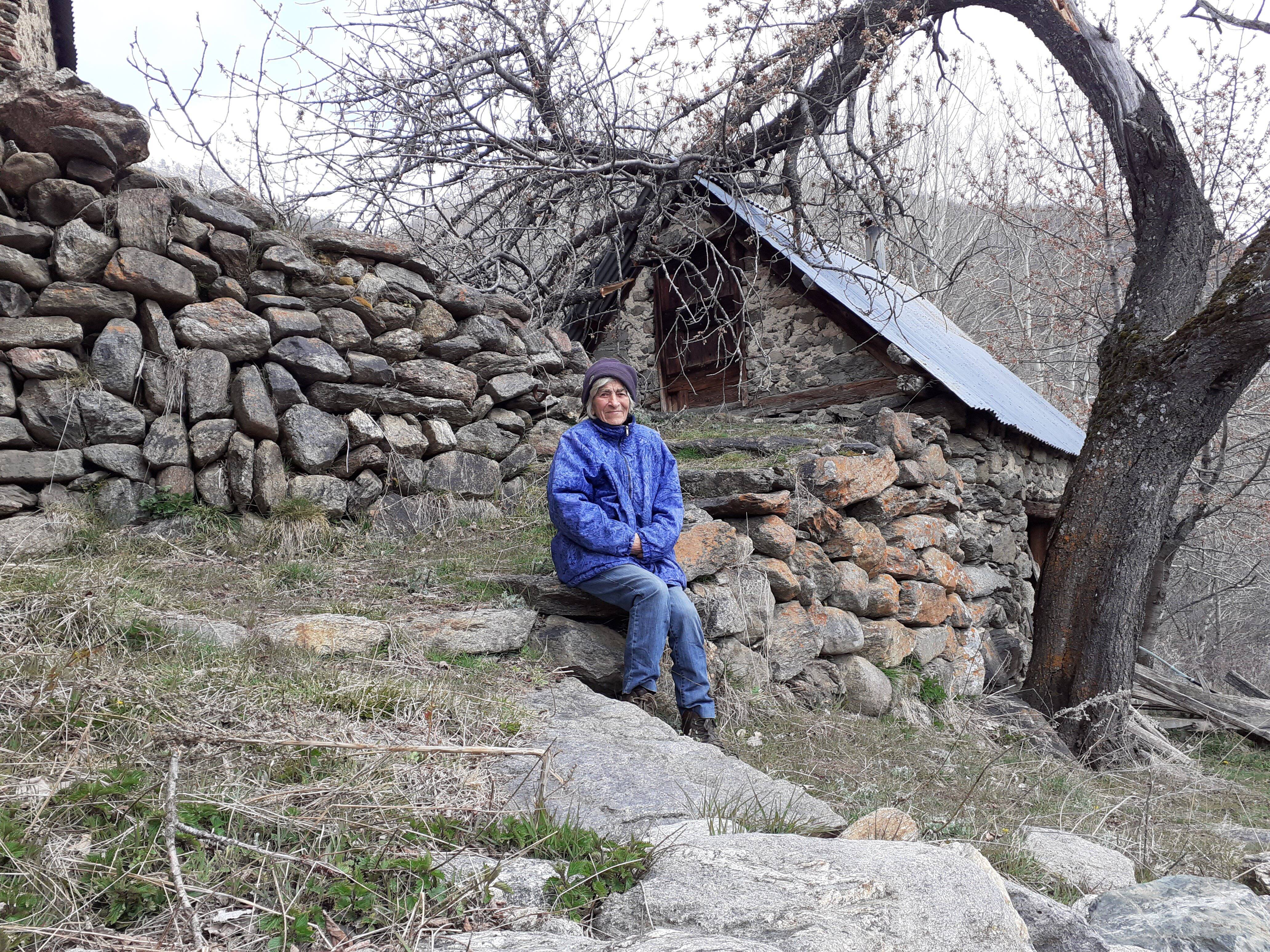 Trois jours après la disparition d'une octogénaire atteinte d'Alzheimer, les recherches se poursuivent mais l'espoir s'amenuise dans l'arrière-pays azuréen