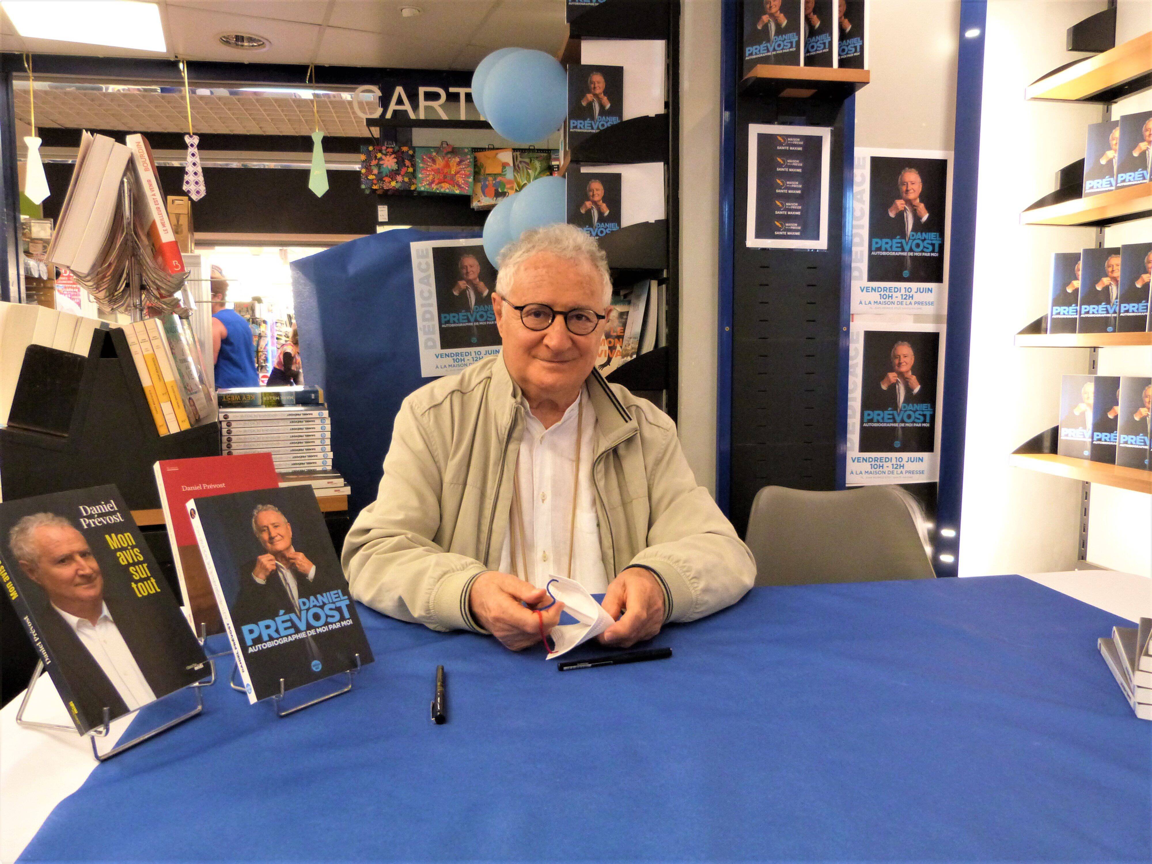 Daniel Prévost en dédicace, un peu comme à la maison à Sainte-Maxime