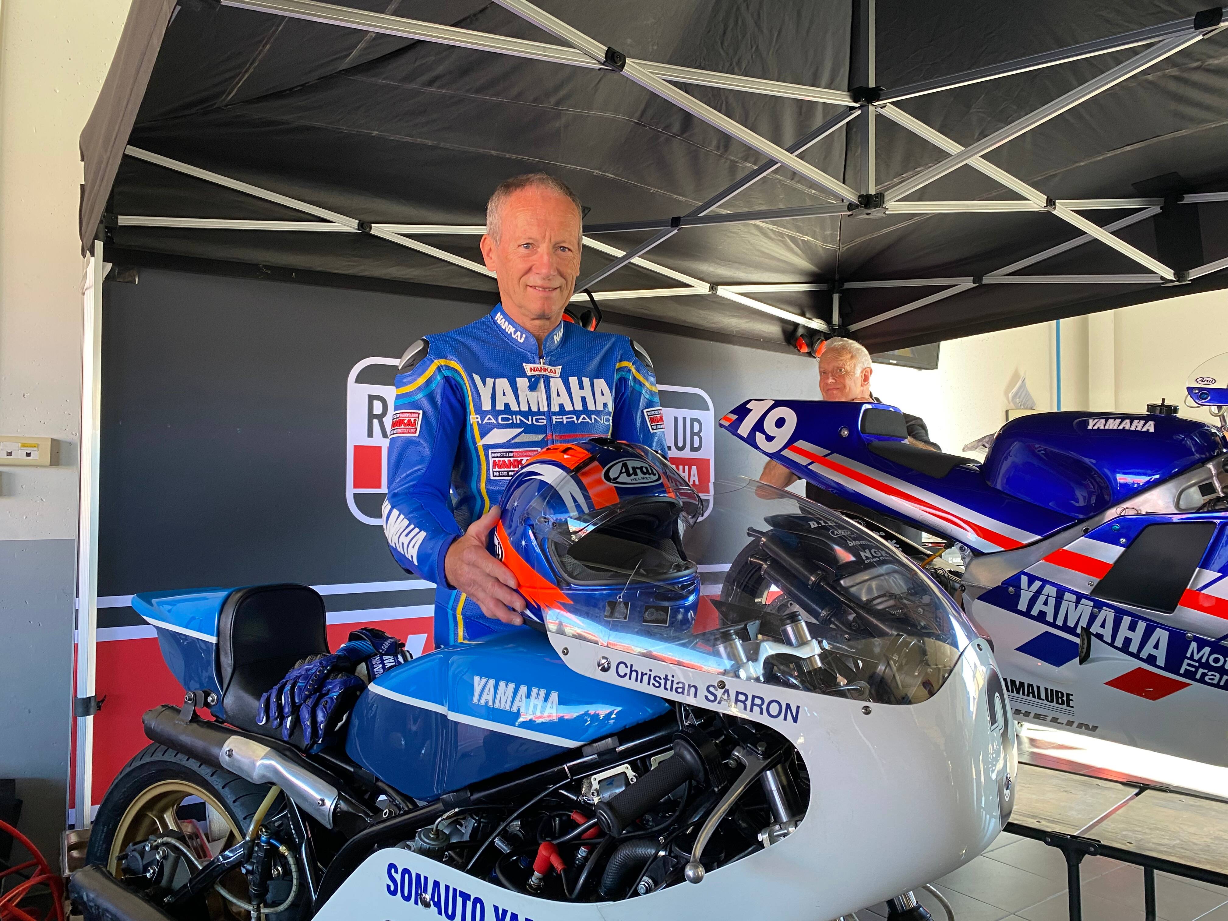 "Juste pour notre plaisir!" On a rencontré le pilote Christian Sarron dans le paddock de la Sunday Ride Classic au Castellet