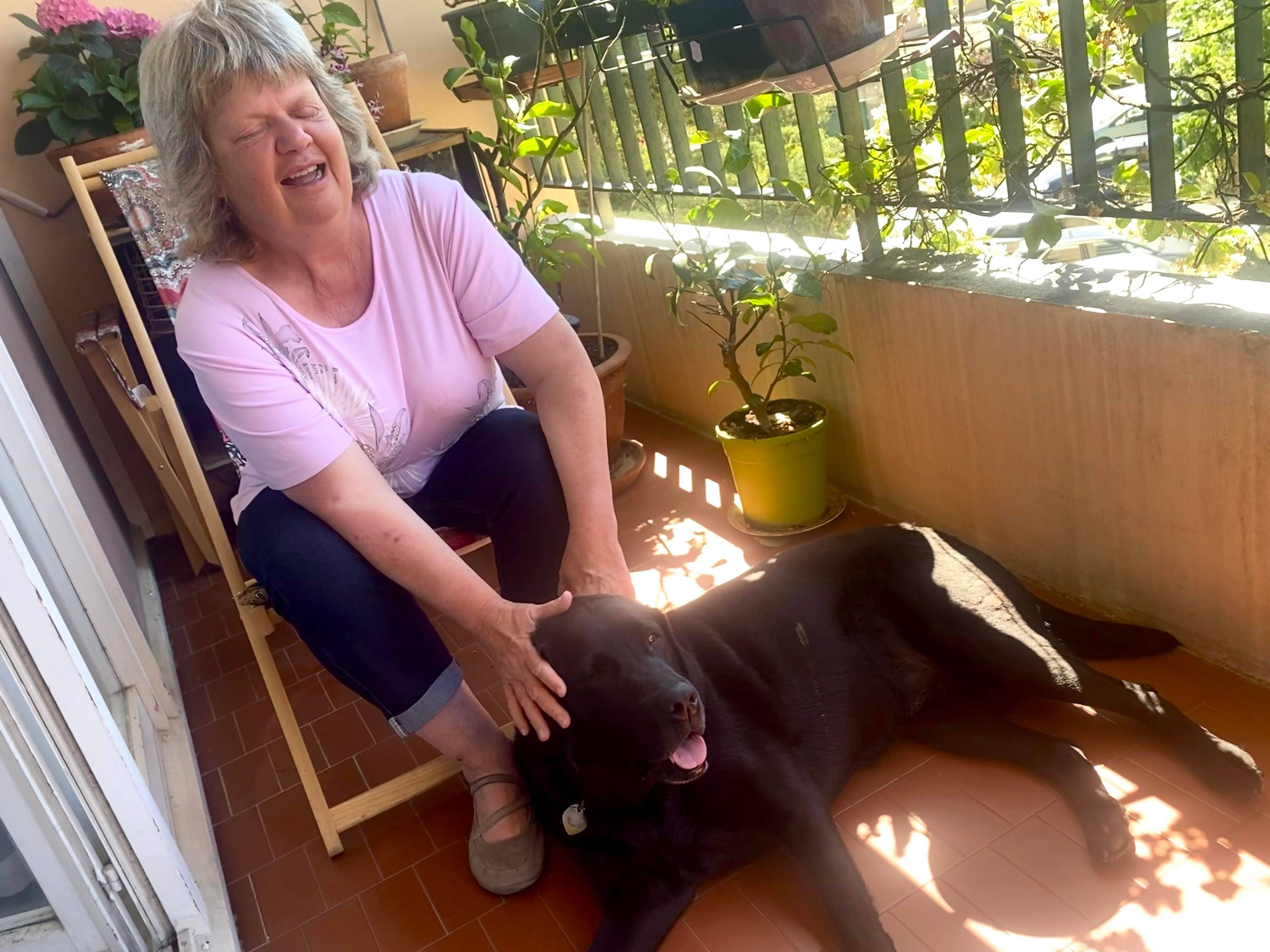 "Avec Joy, mon handicap passe au second plan", cette Cannoise raconte son quotidien avec sa chienne guide d'aveugle