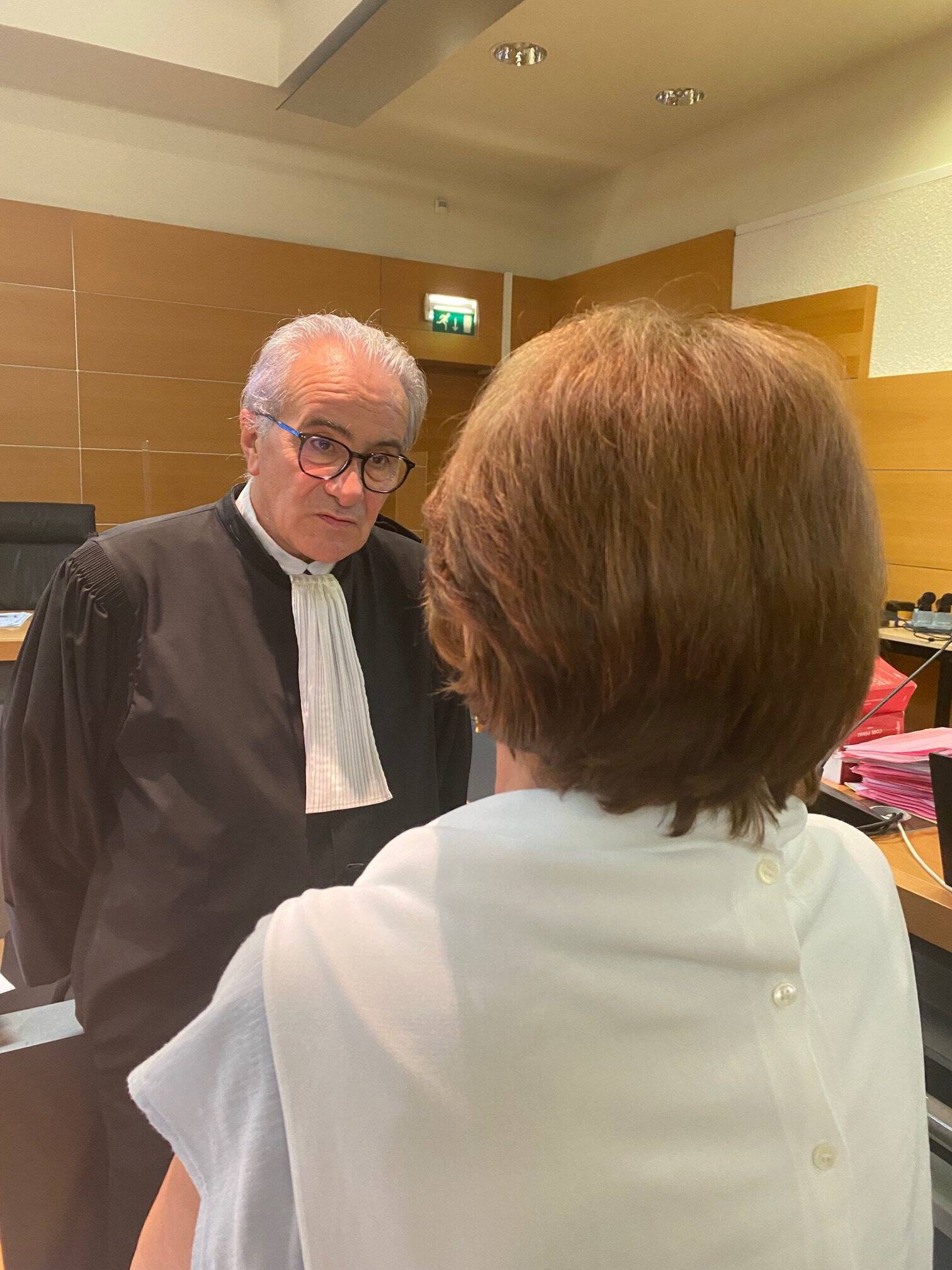 "J'étais tétanisée": attaquée à son domicile, une Azuréenne raconte sa terreur face aux trois malfrats entrés à coups de hache