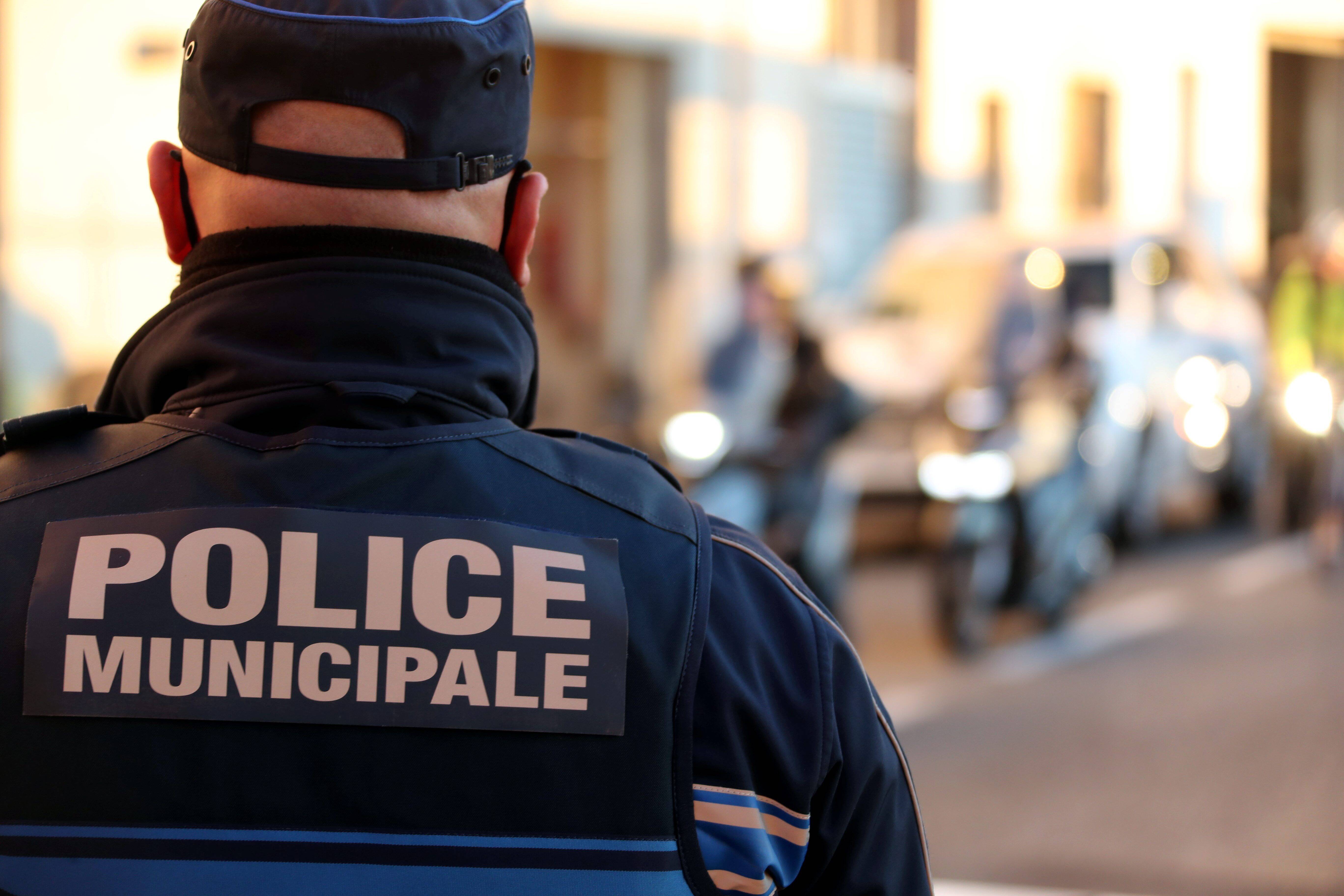 Au supermarché avec ses filles, ce policier se fait agresser à Antibes par un individu qu'il avait interpellé en 2015