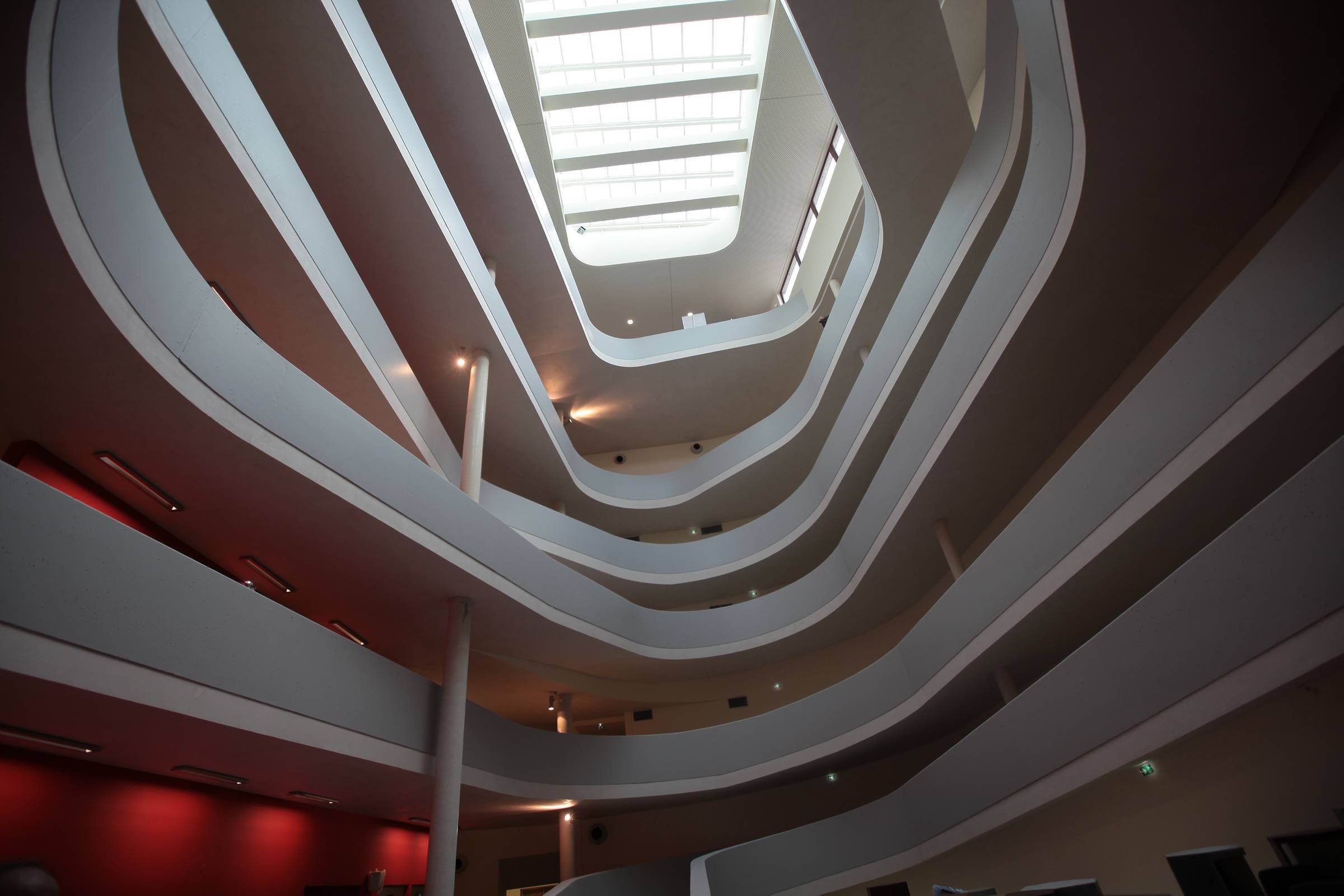 Où faire une halte à Antibes pour être au frais et se désaltérer?