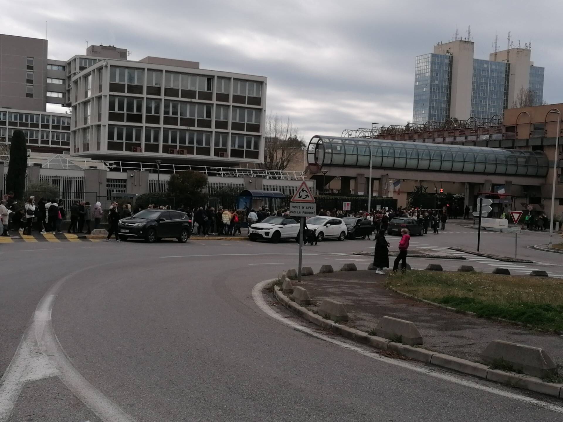 Le conducteur qui avait renversé une réfugiée ukrainienne devant la préfecture à Nice mis en examen