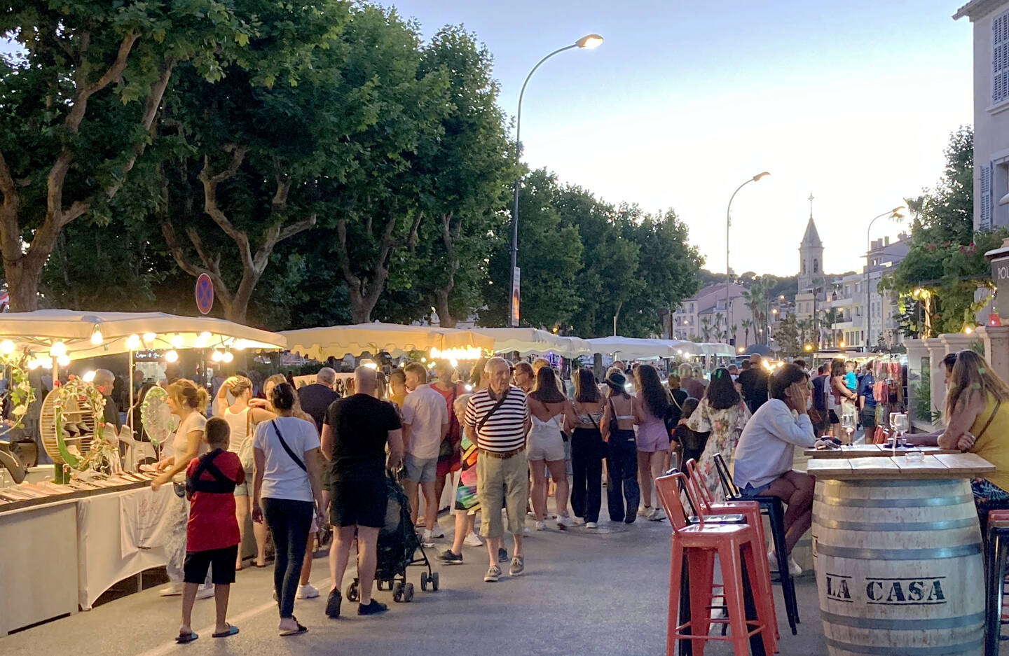 Vendredi, la fête des terrasses a accompagné l’ouverture du marché nocturne.