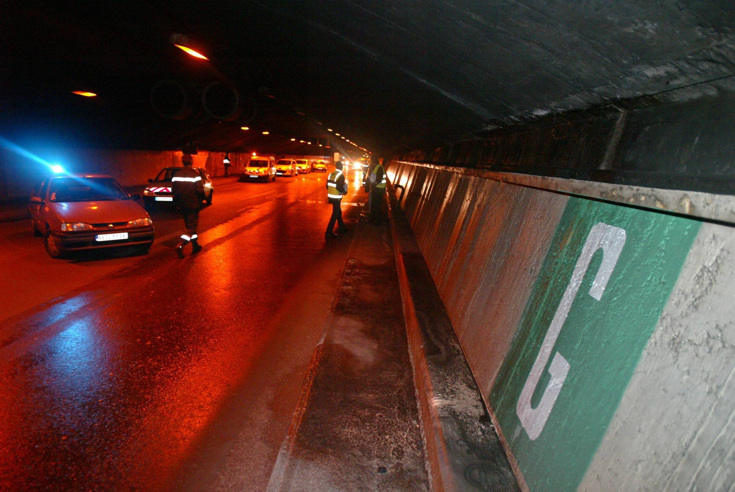 "J'espère qu'un jour vous pourrez me pardonner": le remords plus lourd que la prison après un accident mortel dans un tunnel de Nice