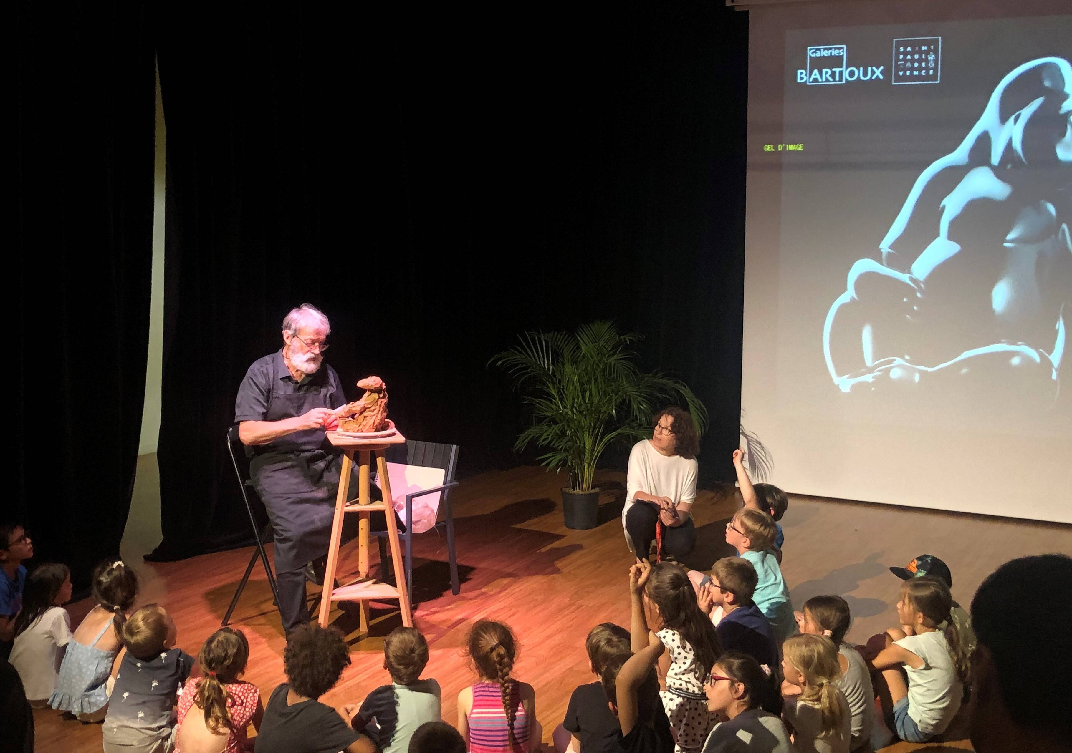Vous avez peut-être remarqué ces monumentales sculptures d'animaux à Saint-Paul-de-Vence... On vous en dit plus