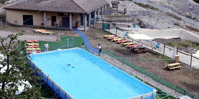 Une piscine hors-sol installée pour la saison estivale à Tende