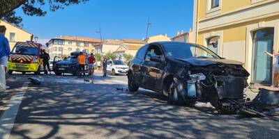 Grosse collision entre deux véhicules au carrefour des pompiers à Saint-Tropez