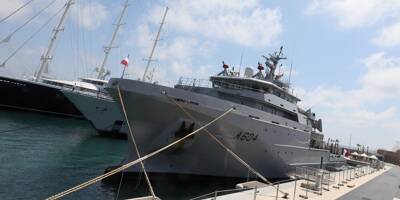 Un vaisseau militaire fait escale sur le quai des Milliardaires pour les festivités du 14-Juillet à Antibes