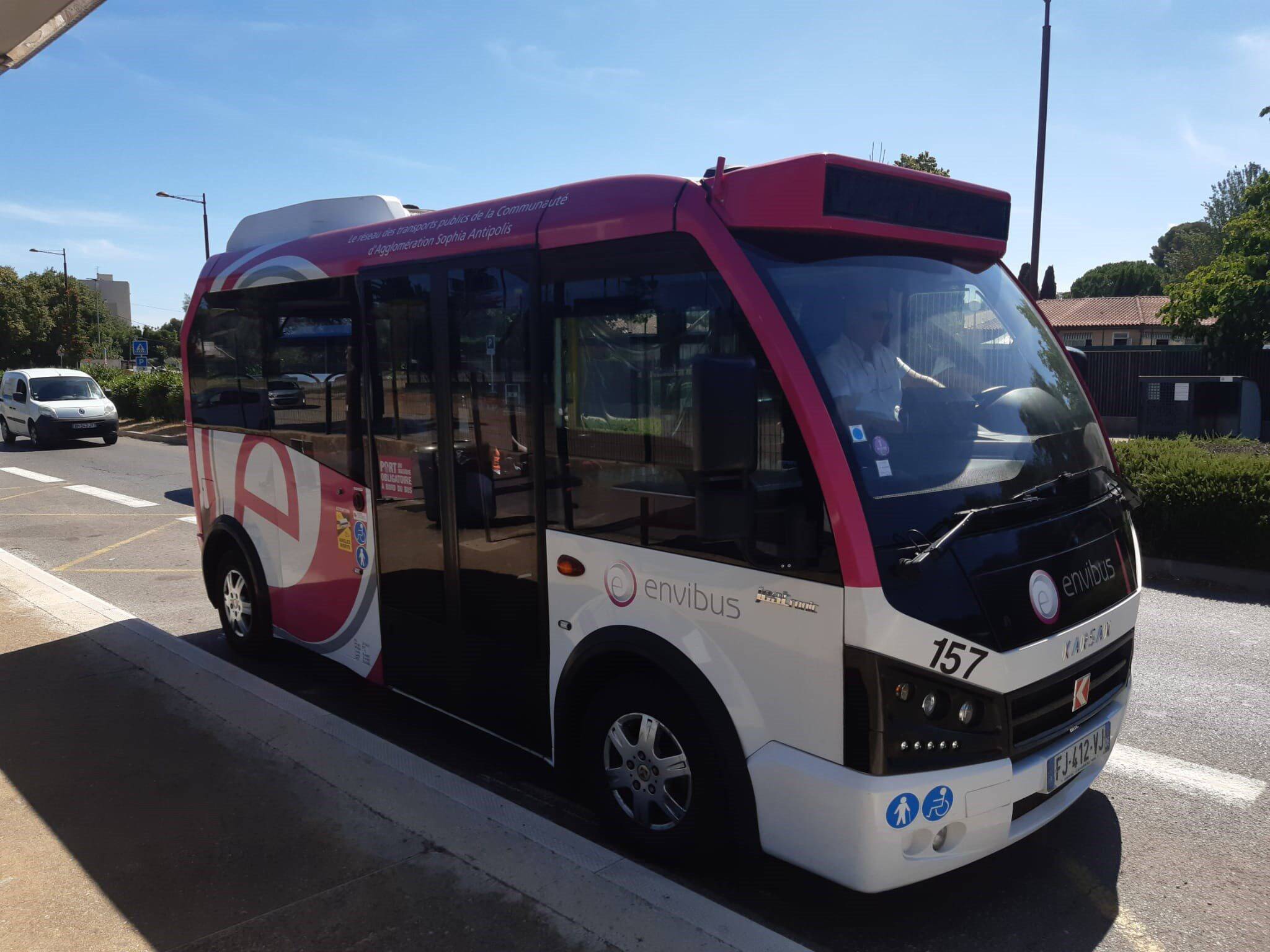 Trois navettes pour se rendre à la plage de Biot, Vallauris et Villeneuve-Loubet