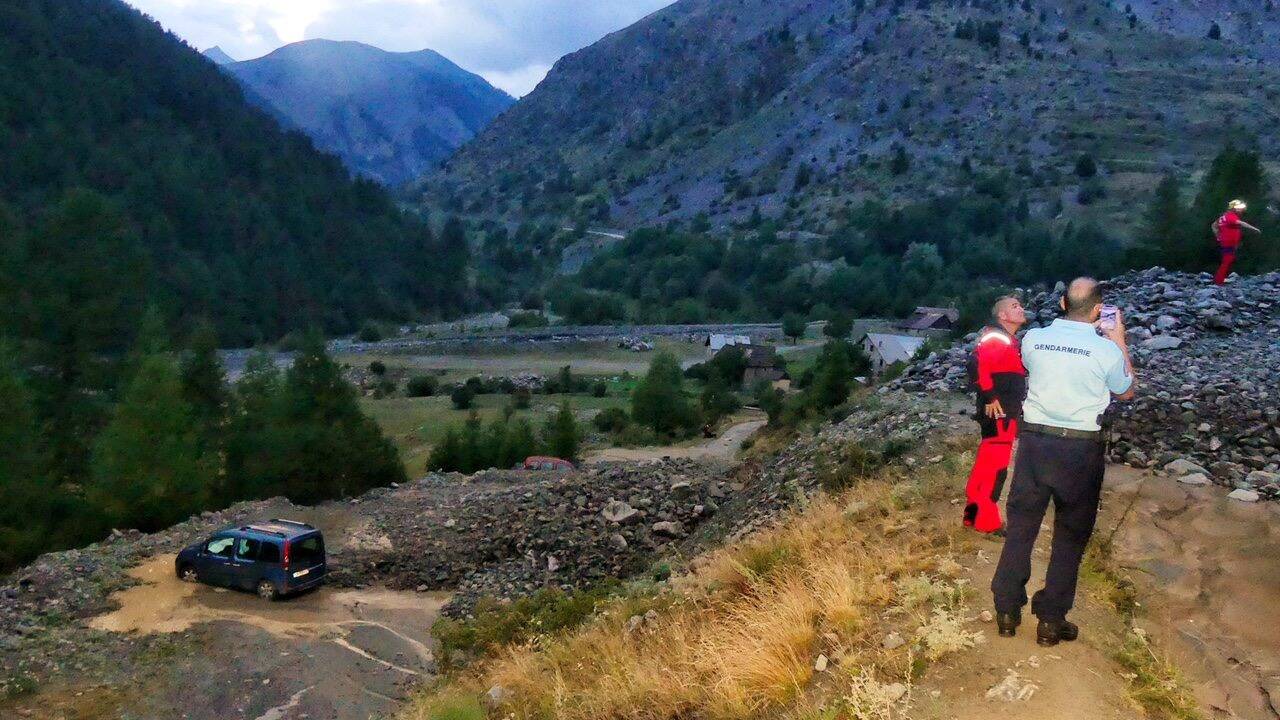 Voitures ensevelies, hameau coupé du monde, on en sait plus sur les