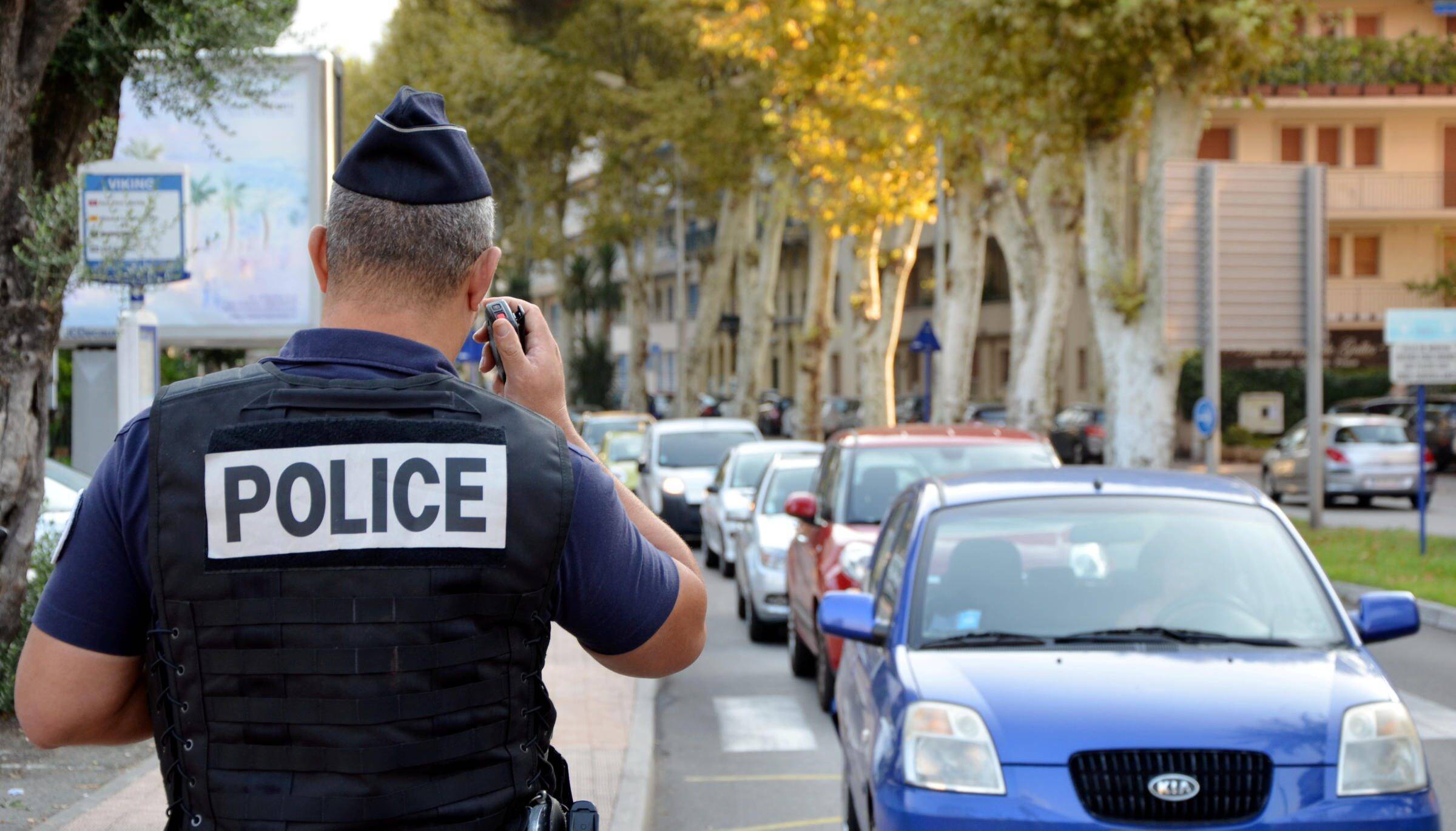 Visé par un mandat d'arrêt européen, il est rattrapé à Menton pour un téléphone volé