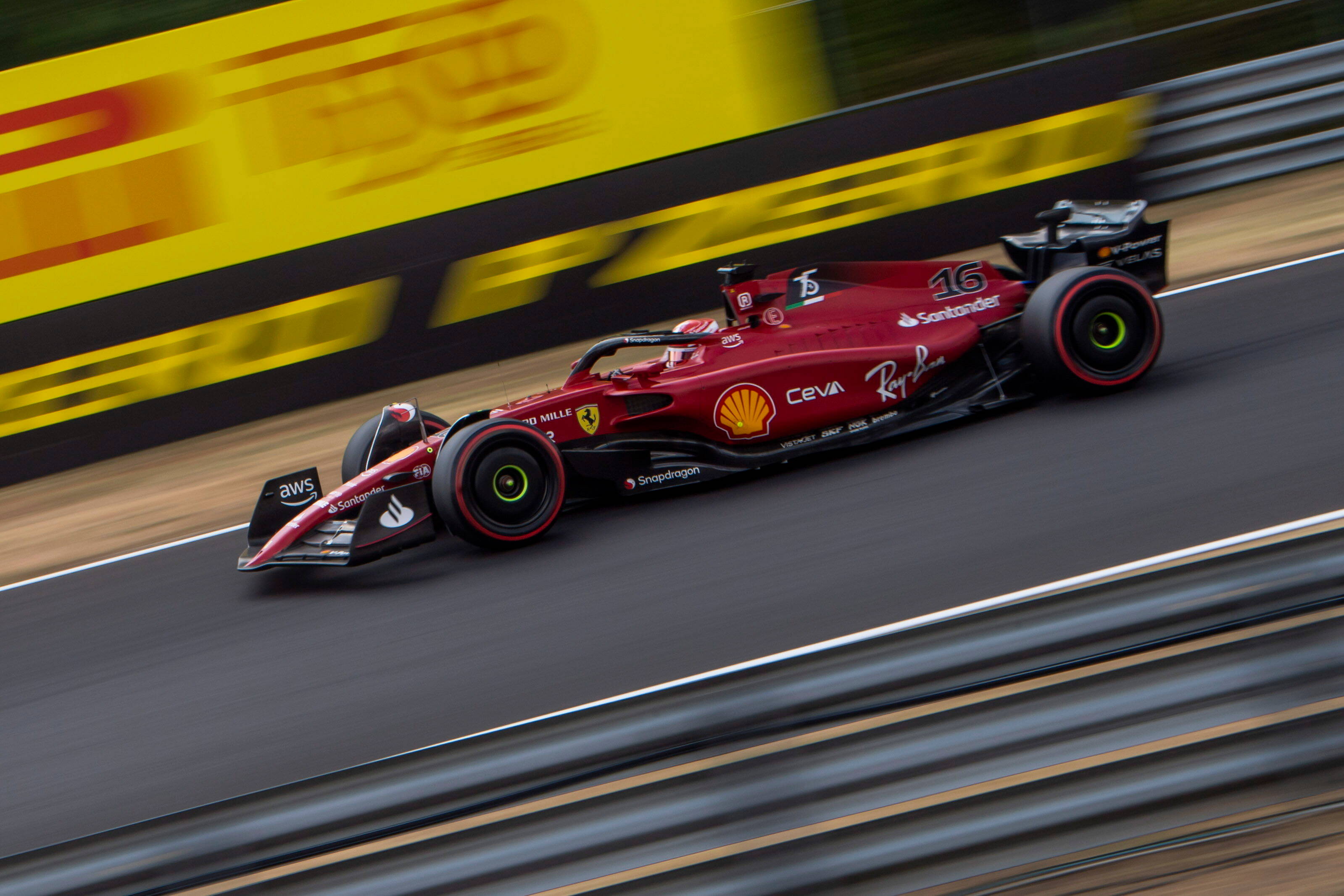 Charles Leclerc troisième sur la grille de départ du Grand Prix de Hongrie, George Russell en pole