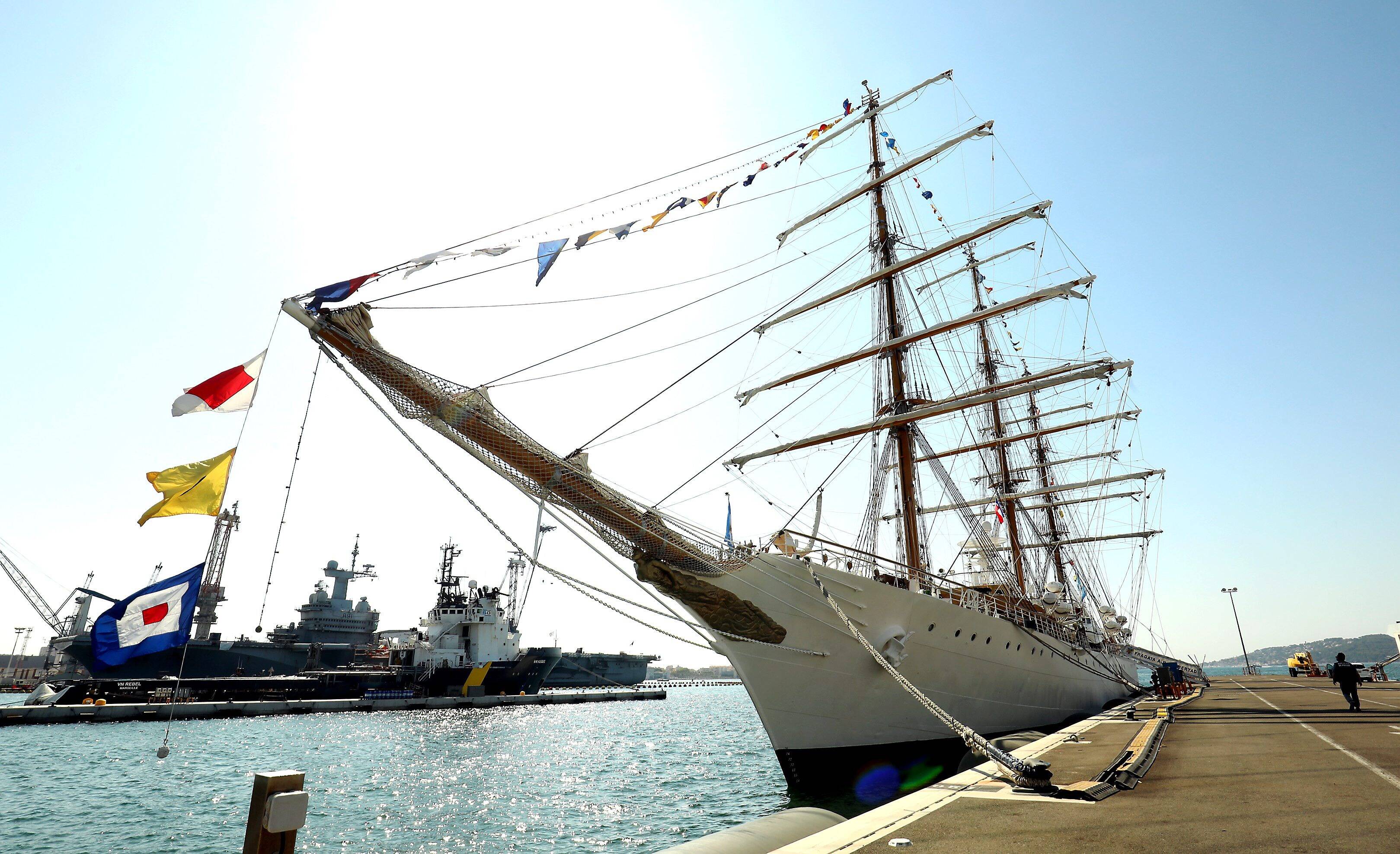 L'un des plus grands voiliers du monde a jeté l'ancre à Toulon