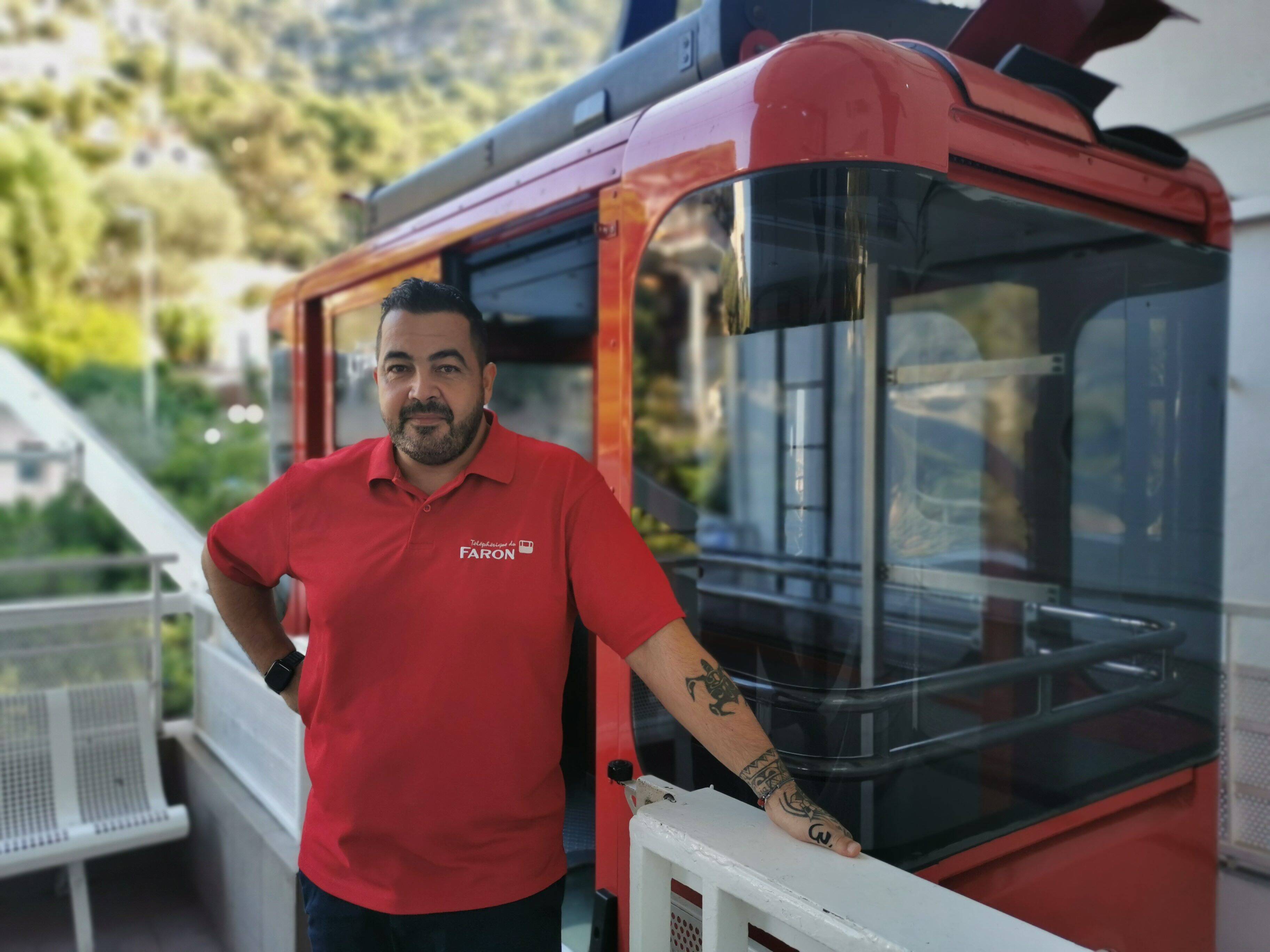 "On transporte au moins 1.200 personnes par jour": dans les coulisses du téléphérique de Toulon