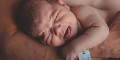Frein de langue du bébé: quand faut-il opérer?