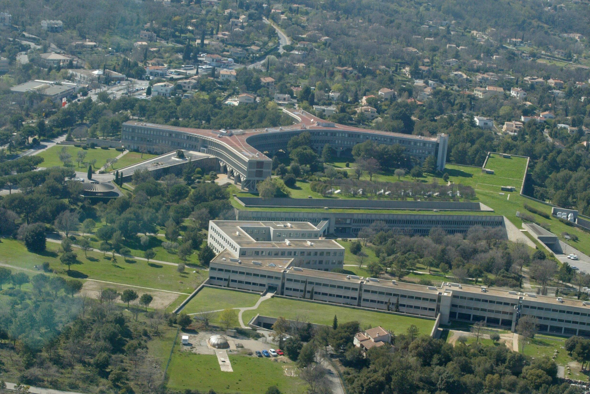 "Il faut créer un pôle éducatif": Vos idées pour l'avenir du site d'IBM à La Gaude