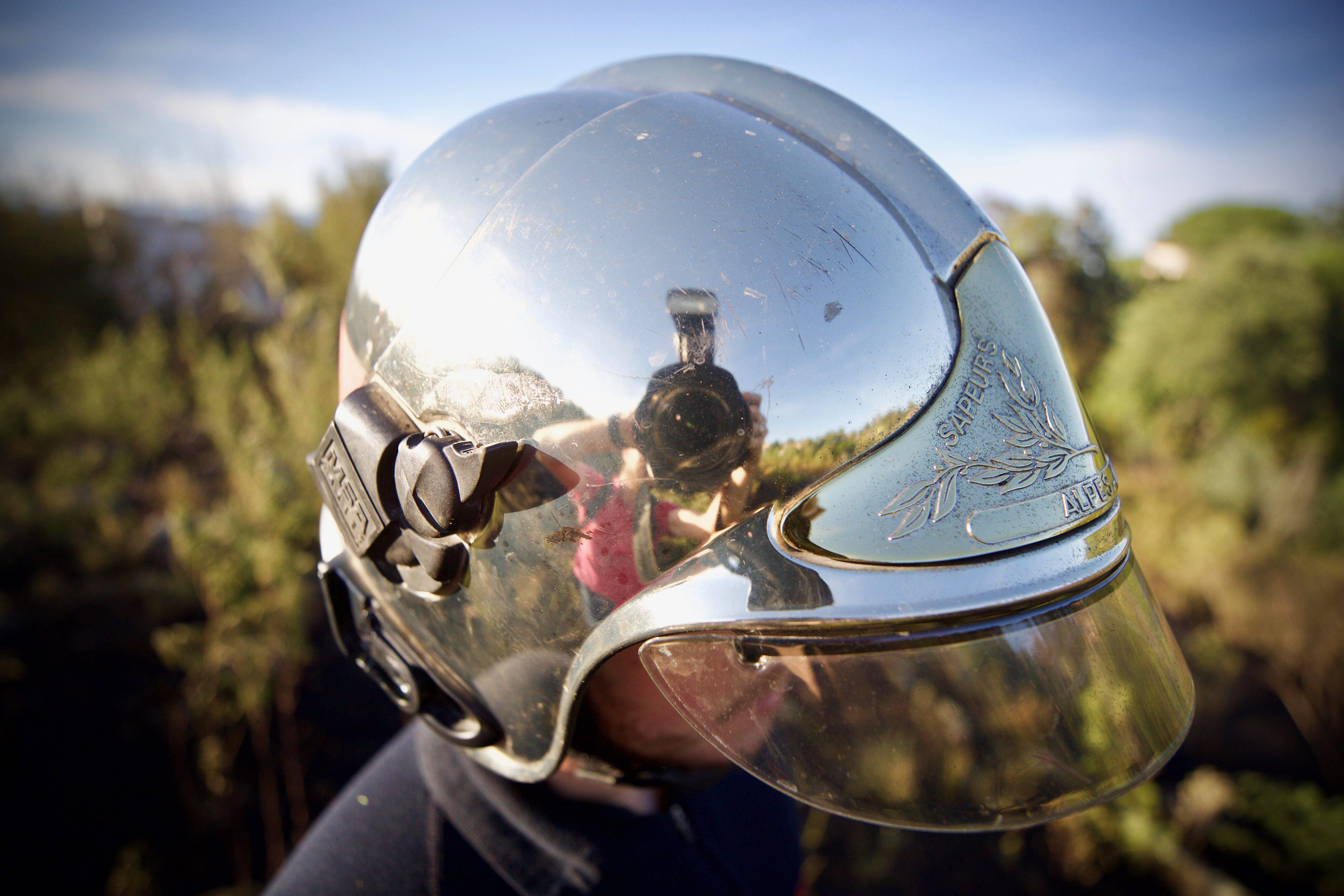 Feu à Roquebrune-Cap-Martin: la voie de droite fermée sur l'A8 dans le sens Italie-France