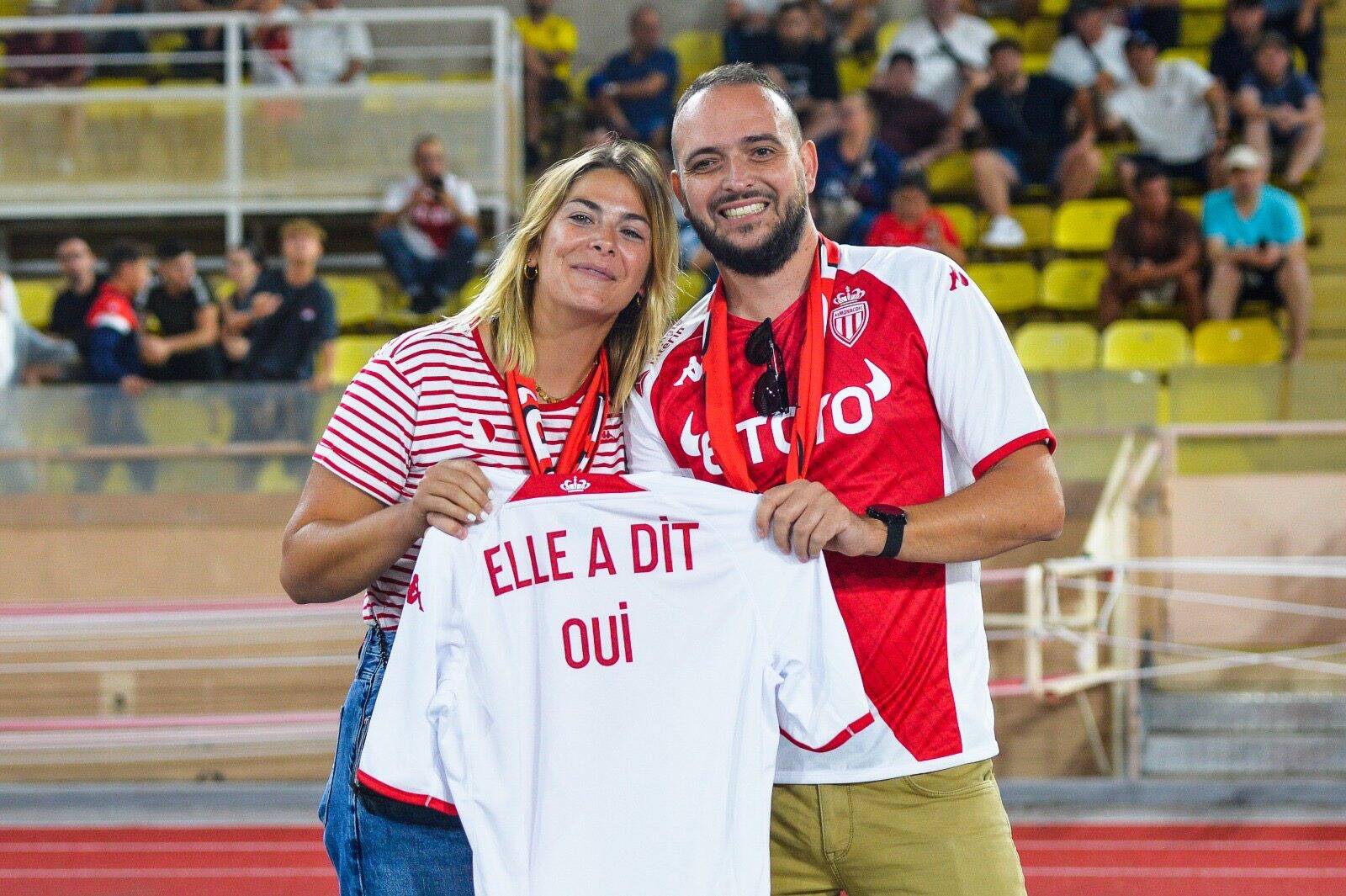 Deux supporters de l'AS Monaco se sont dits "oui" au stade Louis II à la mi-temps du match contre Lyon