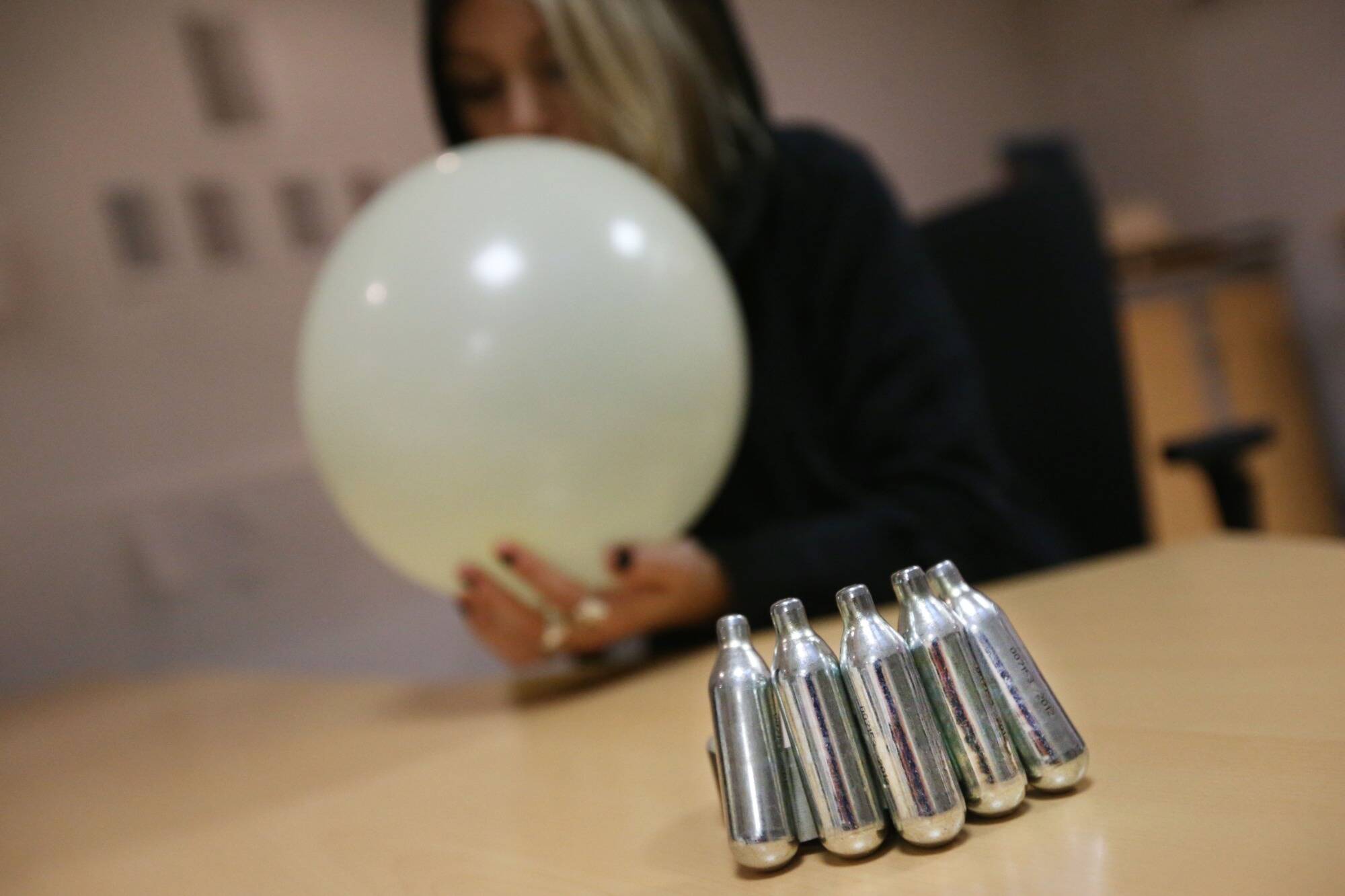 Avec le confinement, des chambres sont transformées en discothèque et les patrons d'hôtels en ont assez