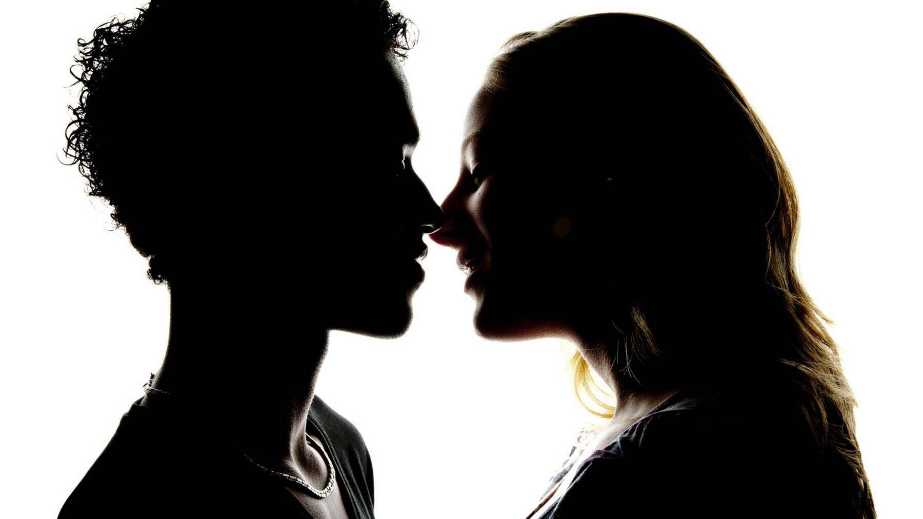 Les habitudes sexuelles des Français ont changé selon une étude, qui souligne aussi la hausse des rapports forcés