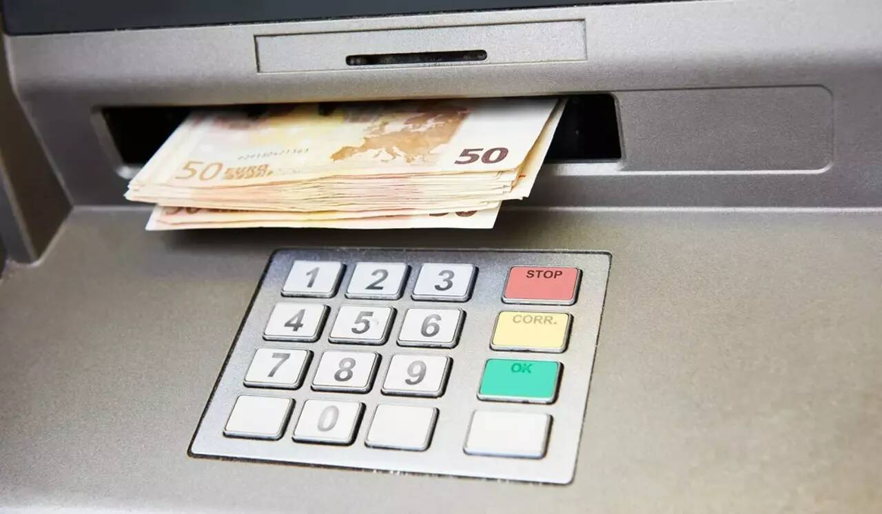 Il sera bientôt possible de retirer plus aisément de l'argent chez les commerçants