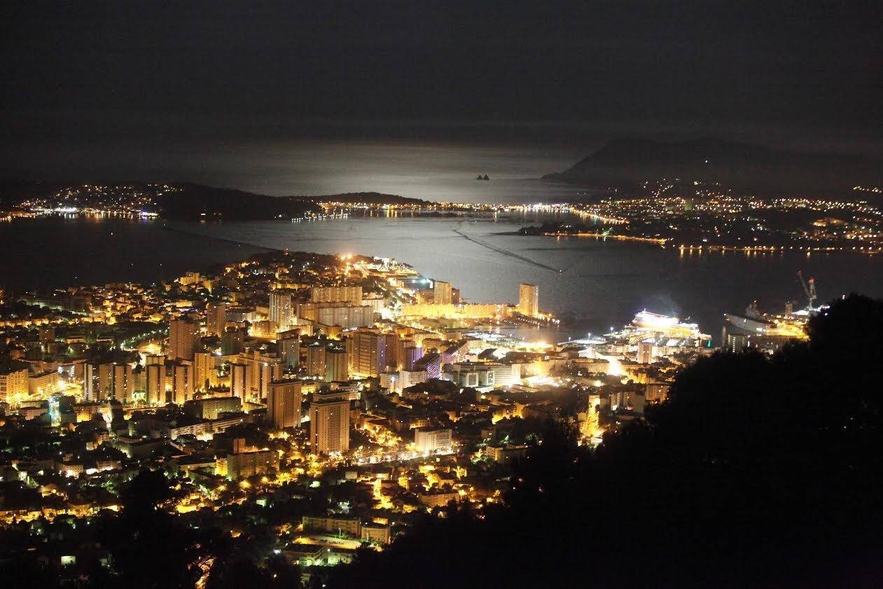 Mort de Georges Pernoud: quand le présentateur de Thalassa vantait Toulon comme l'une des plus belles rades d'Europe