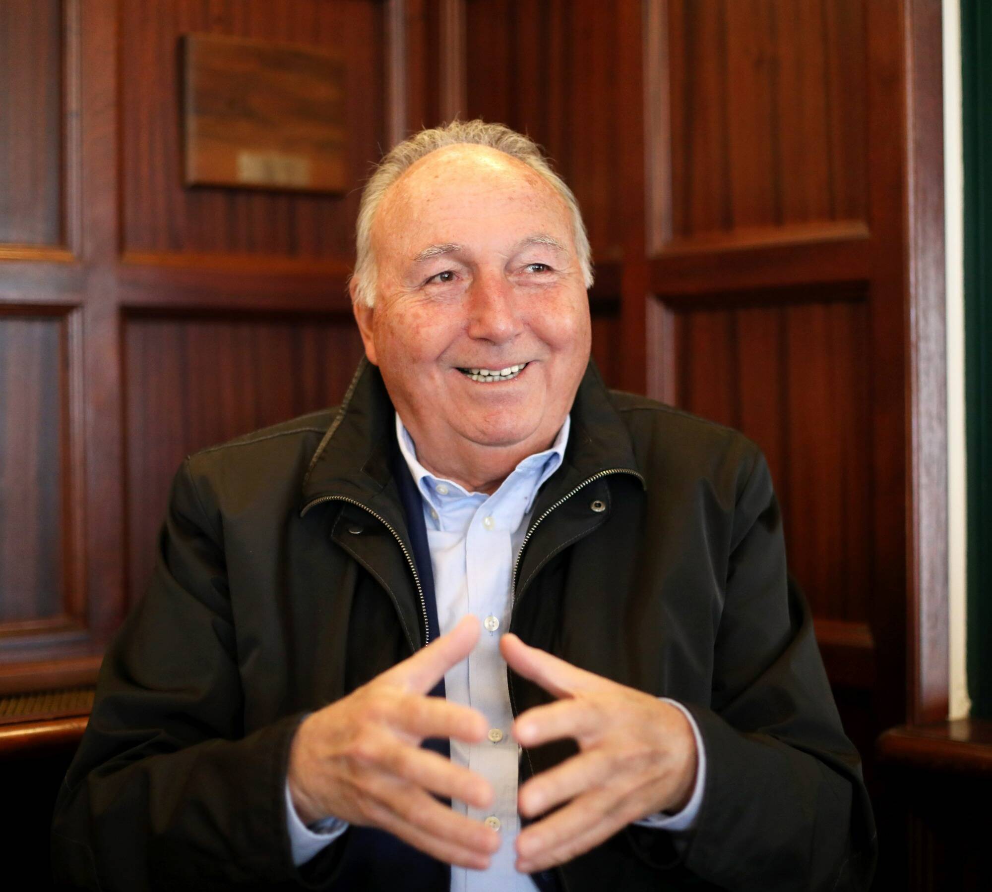 "Je vois mal Macron proposer à Hubert Falco un poste ministériel" confie Jordi Ginesta, ancien maire de Saint-Raphaël