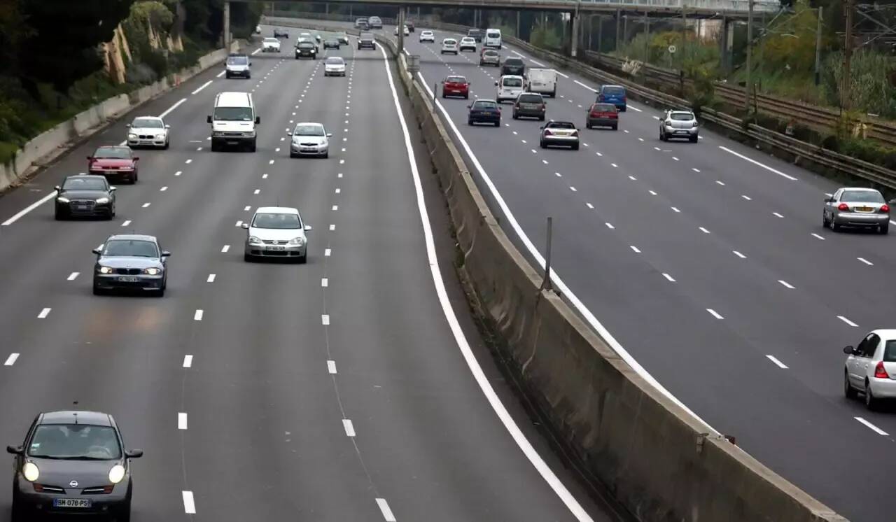 Les parents oublient leur enfant sur une aire d'autoroute: après 45 minutes de trajet, ils finissent par faire demi-tour