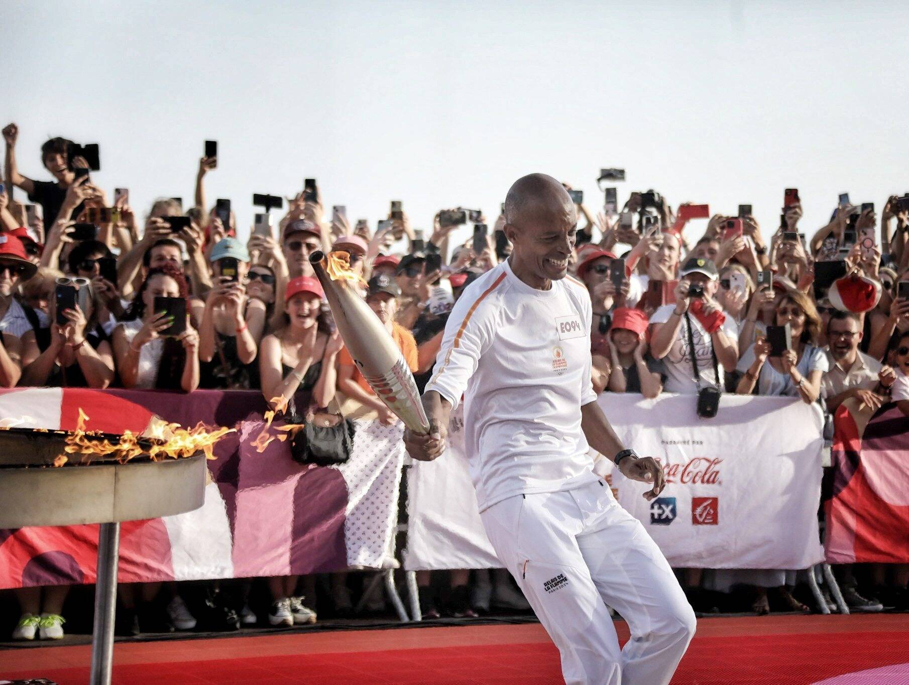 De Villefranche-sur-Mer à Nice en passant par Monaco... Les plus belles images du relais de la Flamme Olympique sur la Côte d'Azur