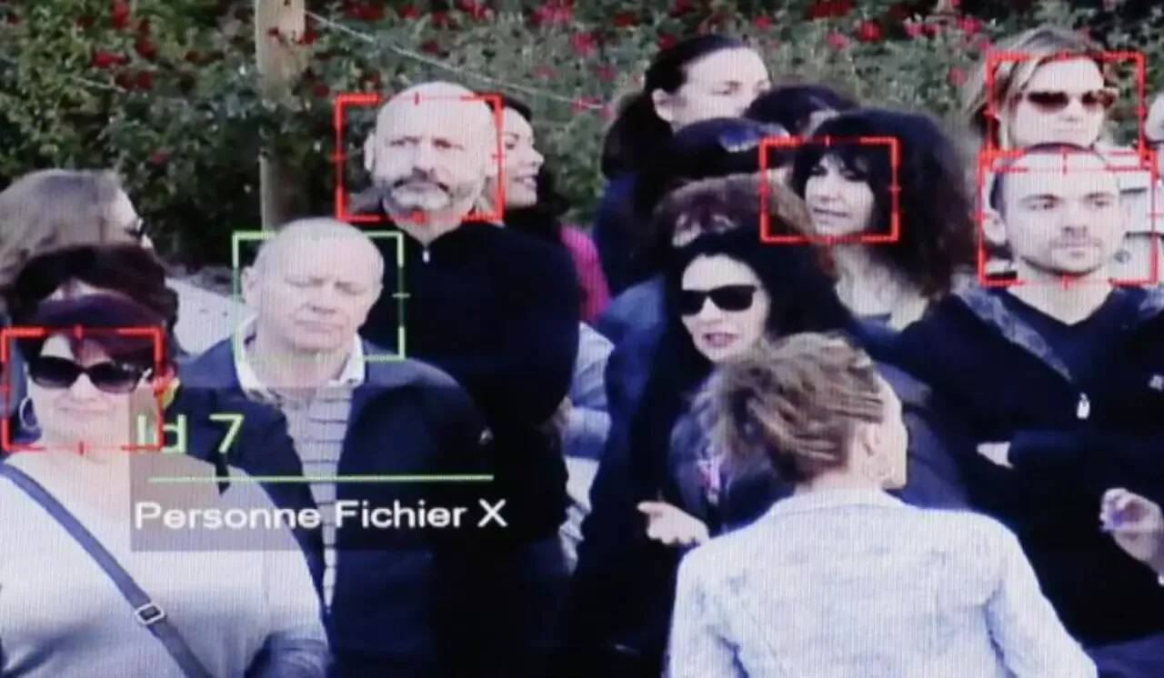 Elle aspirait vos photos sur le web et les réseaux sociaux, une société de reconnaissance faciale sanctionnée en France